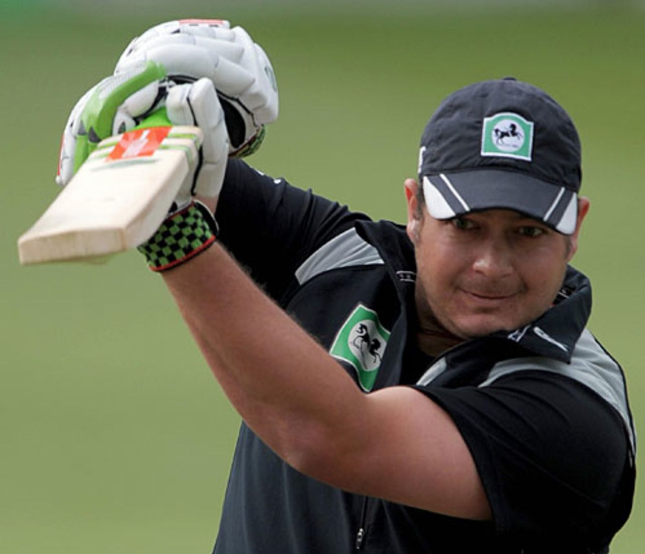 Jesse Ryder practises his shots, Wellington, April 1, 2009