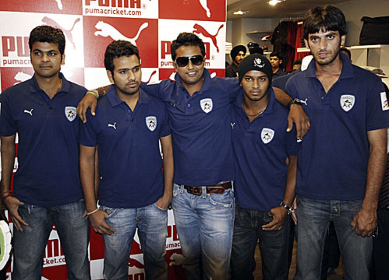 RP Singh, Rohit Sharma, Pragyan Ojha, D Ravi Teja and Shoaib Ahmed model the new Deccan Chargers official outfit, Hyderabad, April 1, 2009