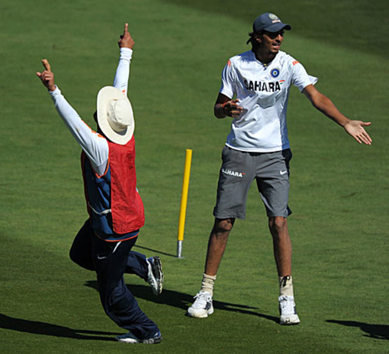 Sachin Tendulkar scores a goal but Ishant Sharma isn't terribly pleased, Wellington, April 2, 2009
