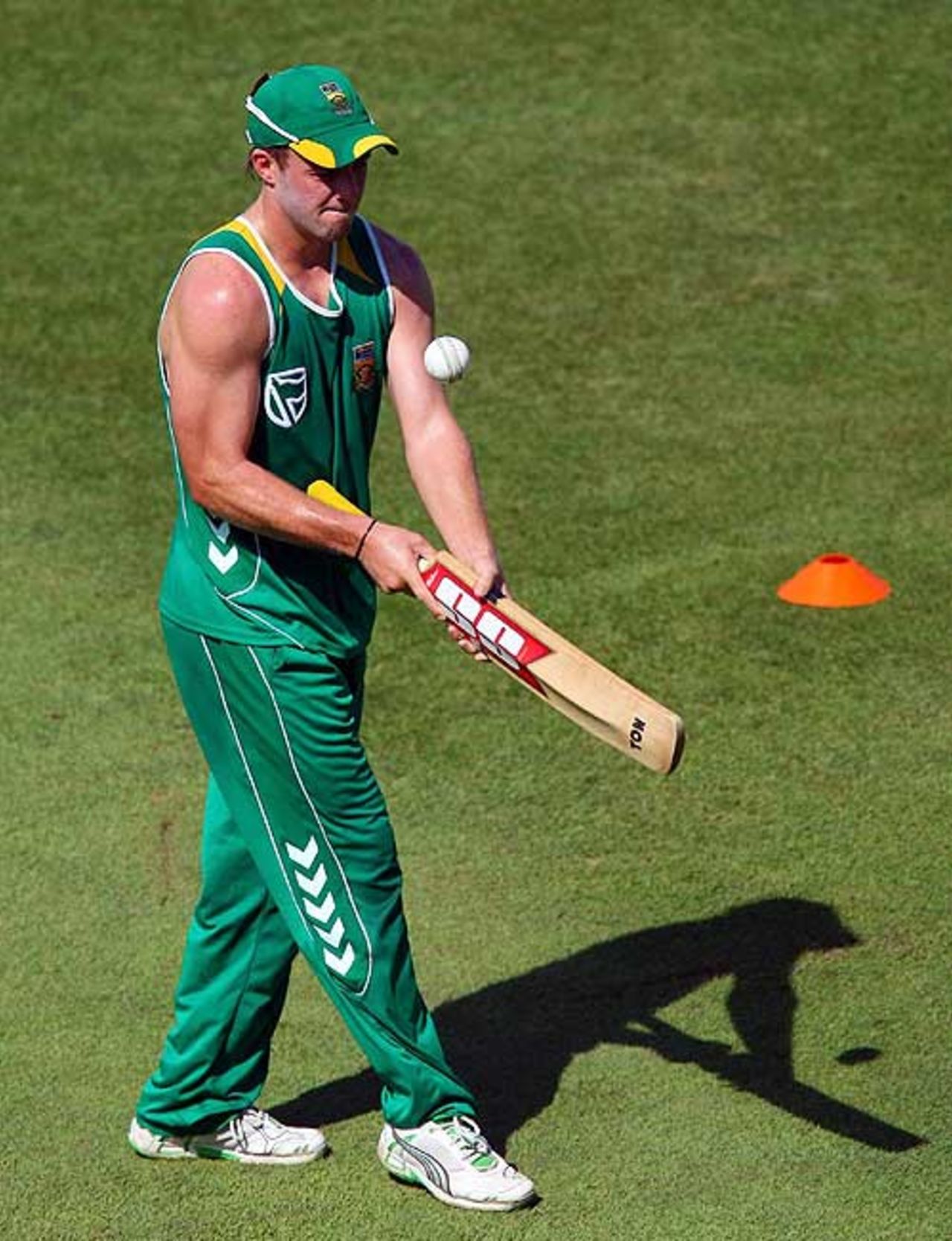 AB de Villiers knocks about during training, Durban, April 2, 2009