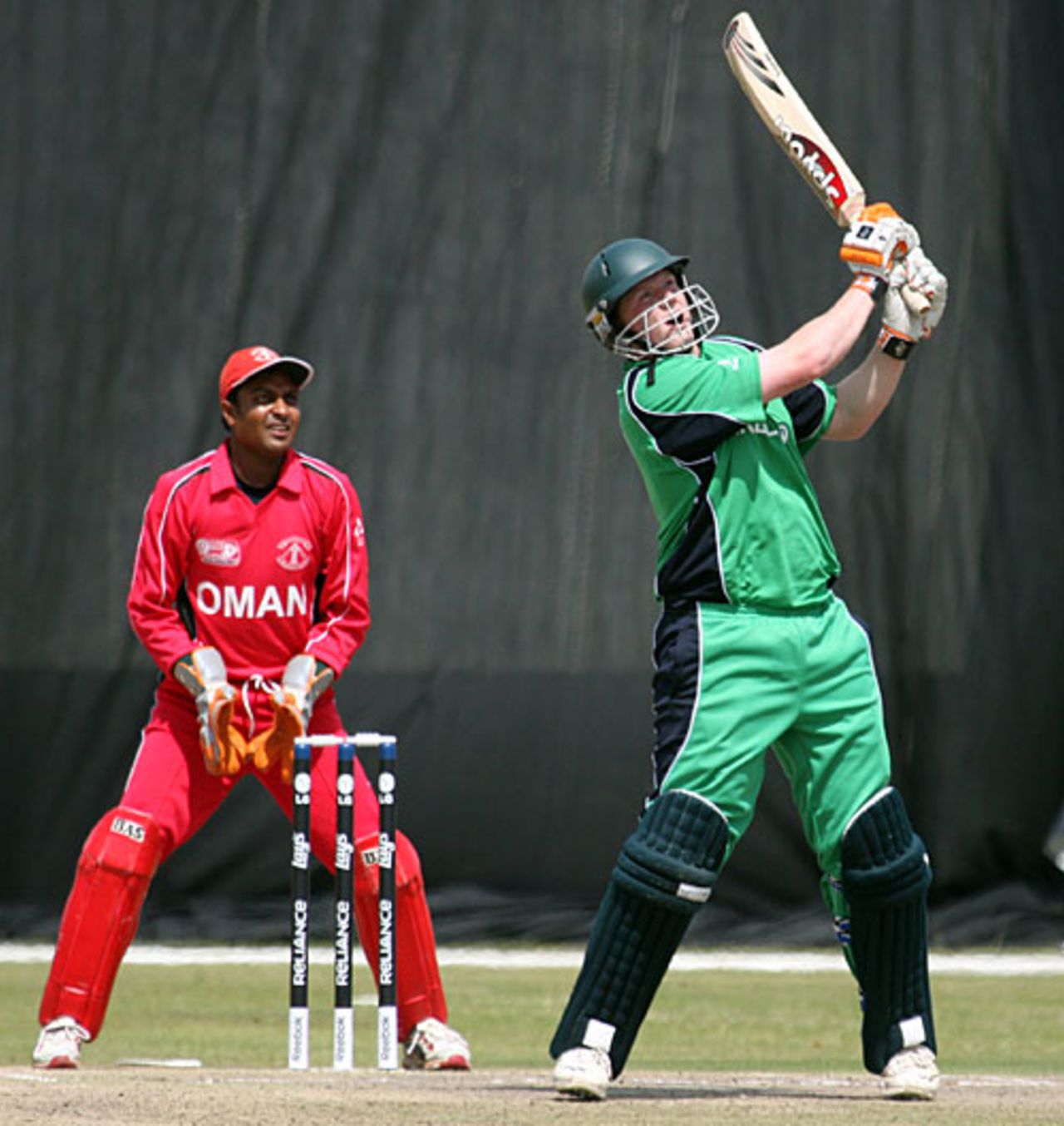 Kevin O'Brien smashes a big six, Ireland v Oman, ICC World Cup Qualifiers, Johannesburg, April 2, 2009