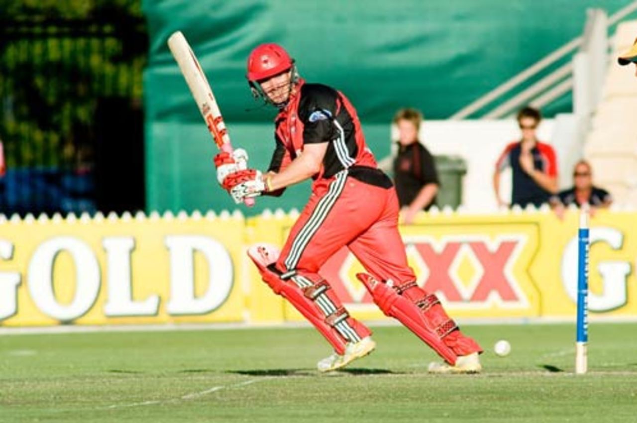 Michael Klinger clips one to leg