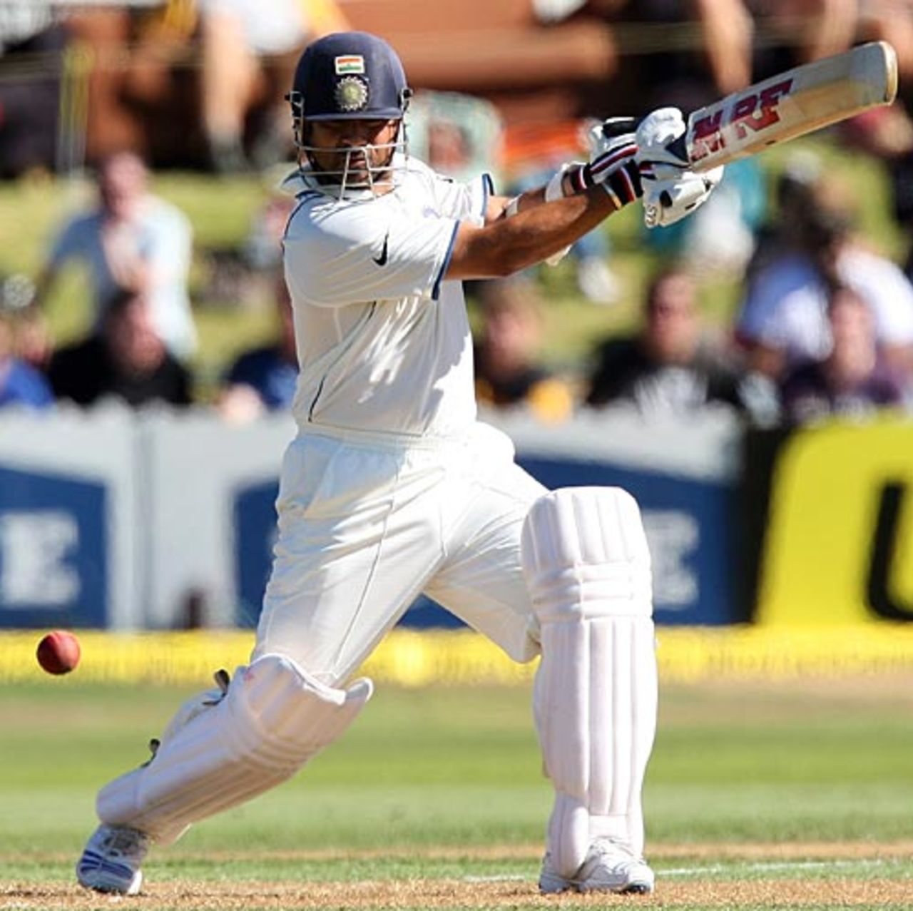 Sachin Tendulkar cuts off the front foot, New Zealand v India, 3rd Test, Wellington, 1st day, April 3, 2009