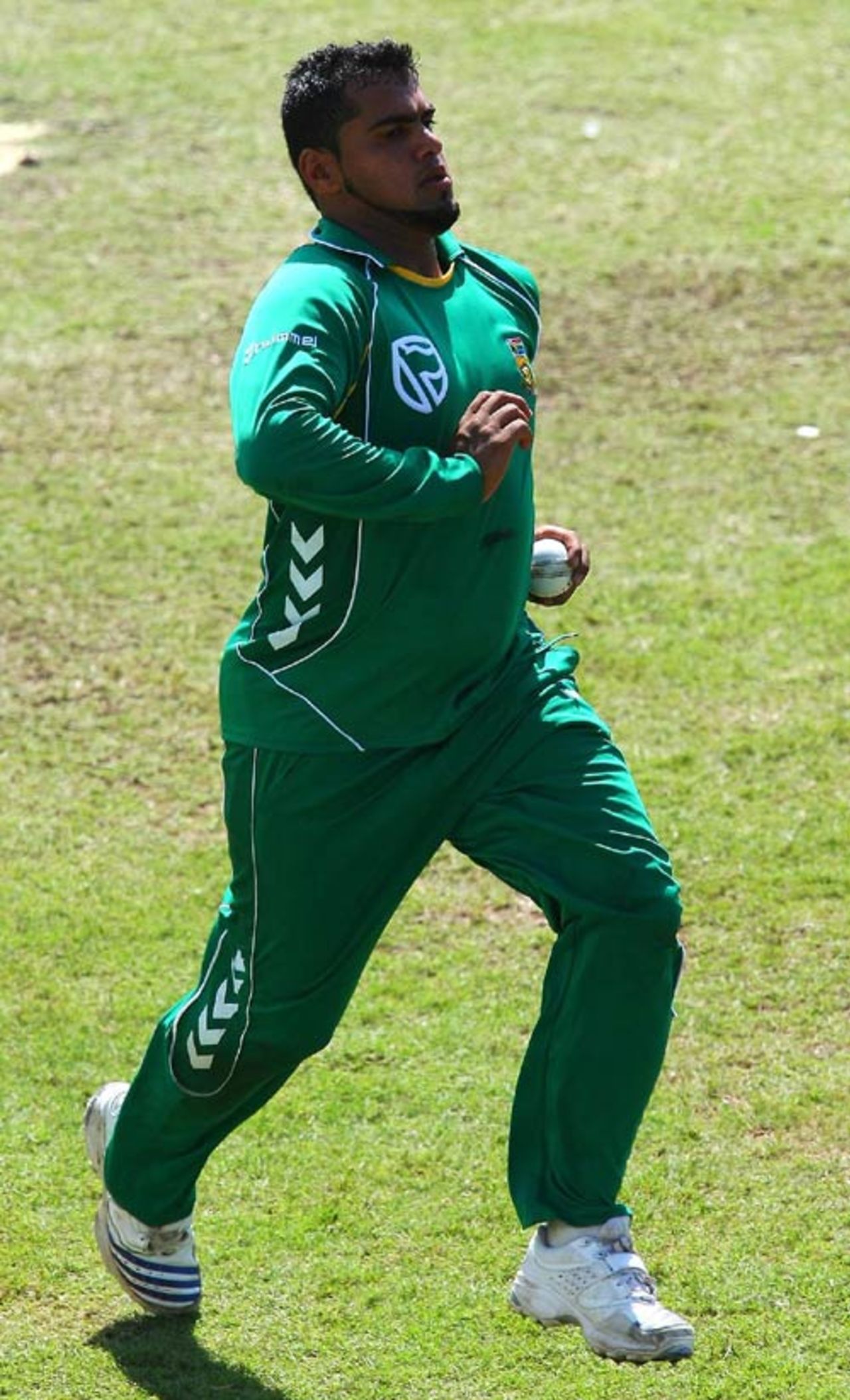 Yusuf Abdulla bowls in the nets, Durban, April 2, 2009