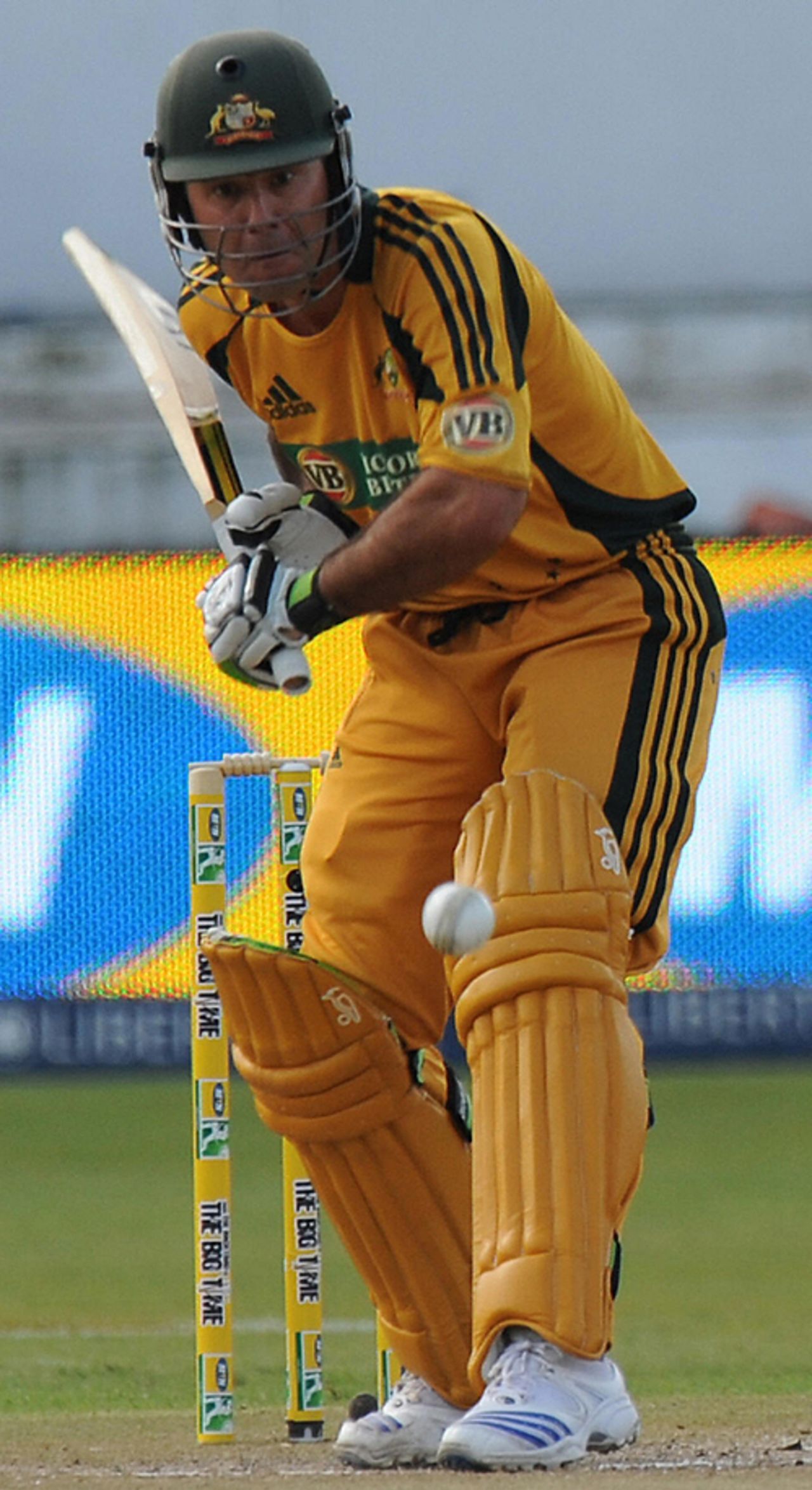 Ricky Ponting plays watchfully, South Africa v Australia, 1st ODI, Durban, April 3, 2009