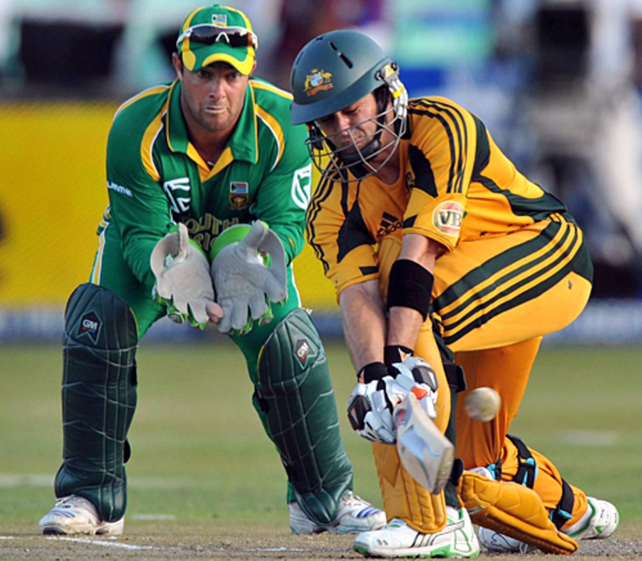 Callum Ferguson looks to paddle it fine, South Africa v Australia, 1st ODI, Durban, April 3, 2009