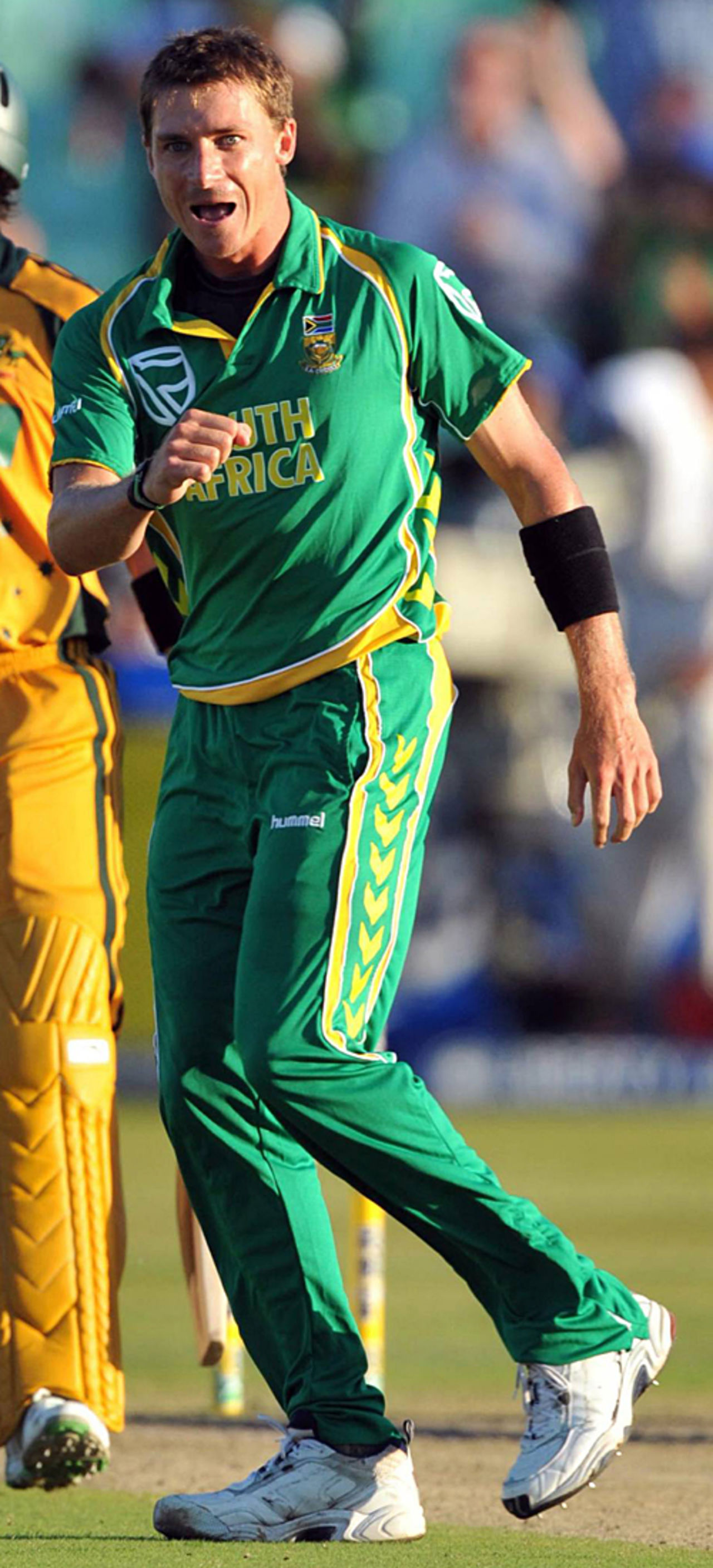 Dale Steyn celebrates the wicket of Callum Ferguson, South Africa v Australia, 1st ODI, Durban, April 3, 2009