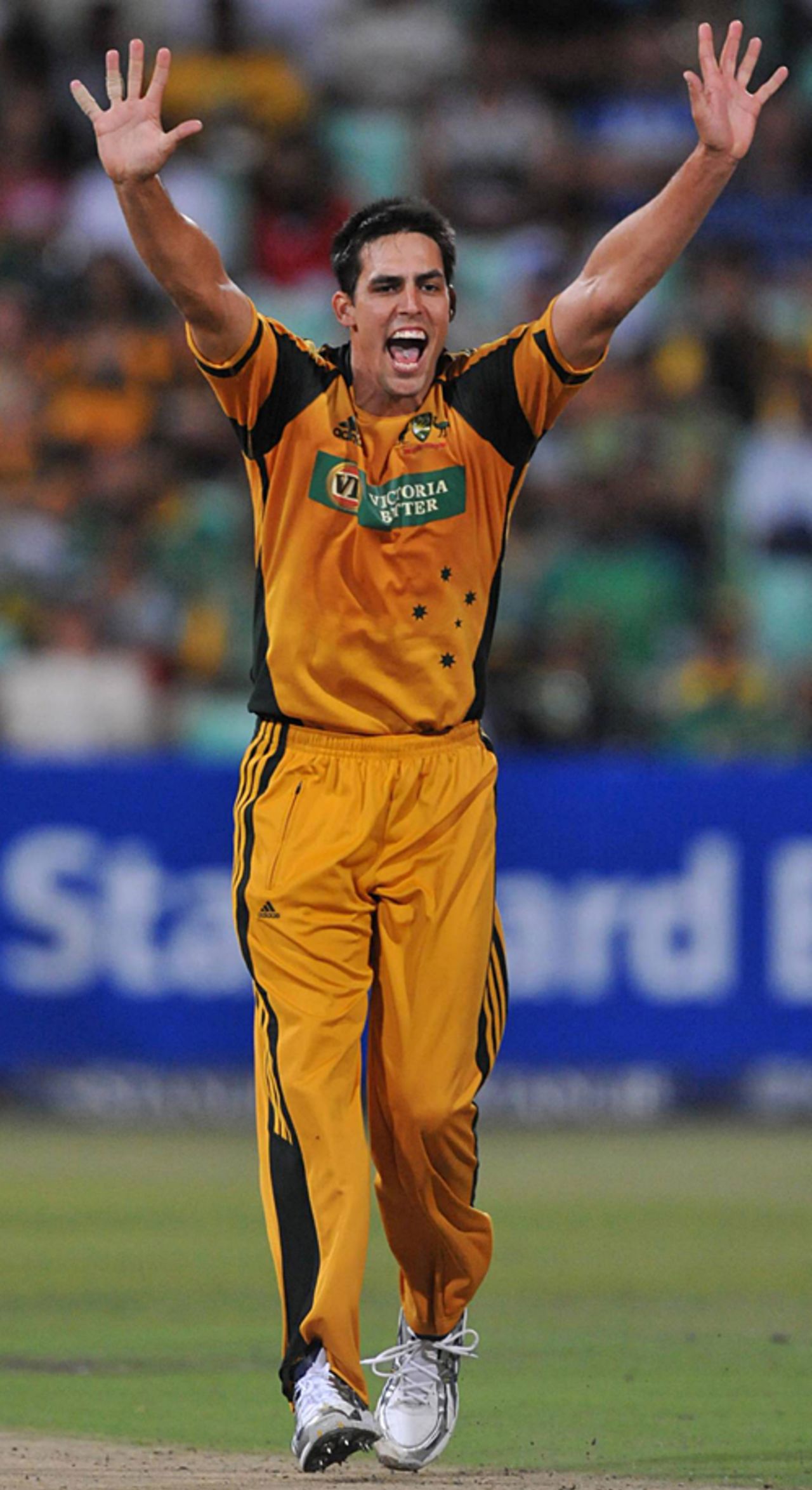 Mitchell Johnson successfully appeals for an lbw against AB de Villiers, South Africa v Australia, 1st ODI, Durban, April 3, 2009