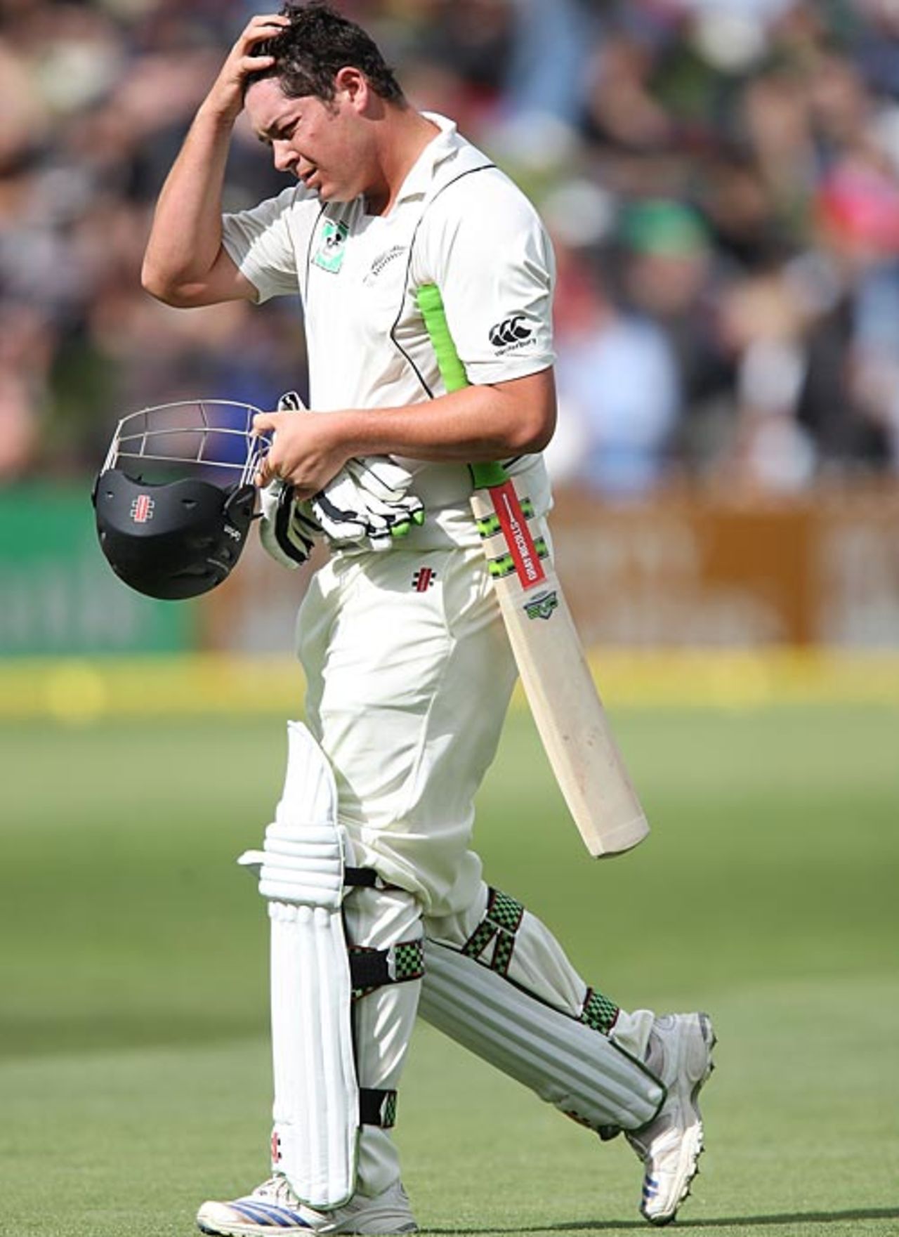 Jesse Ryder walks back, New Zealand v India, 3rd Test, Wellington, 2nd day, April 4, 2009