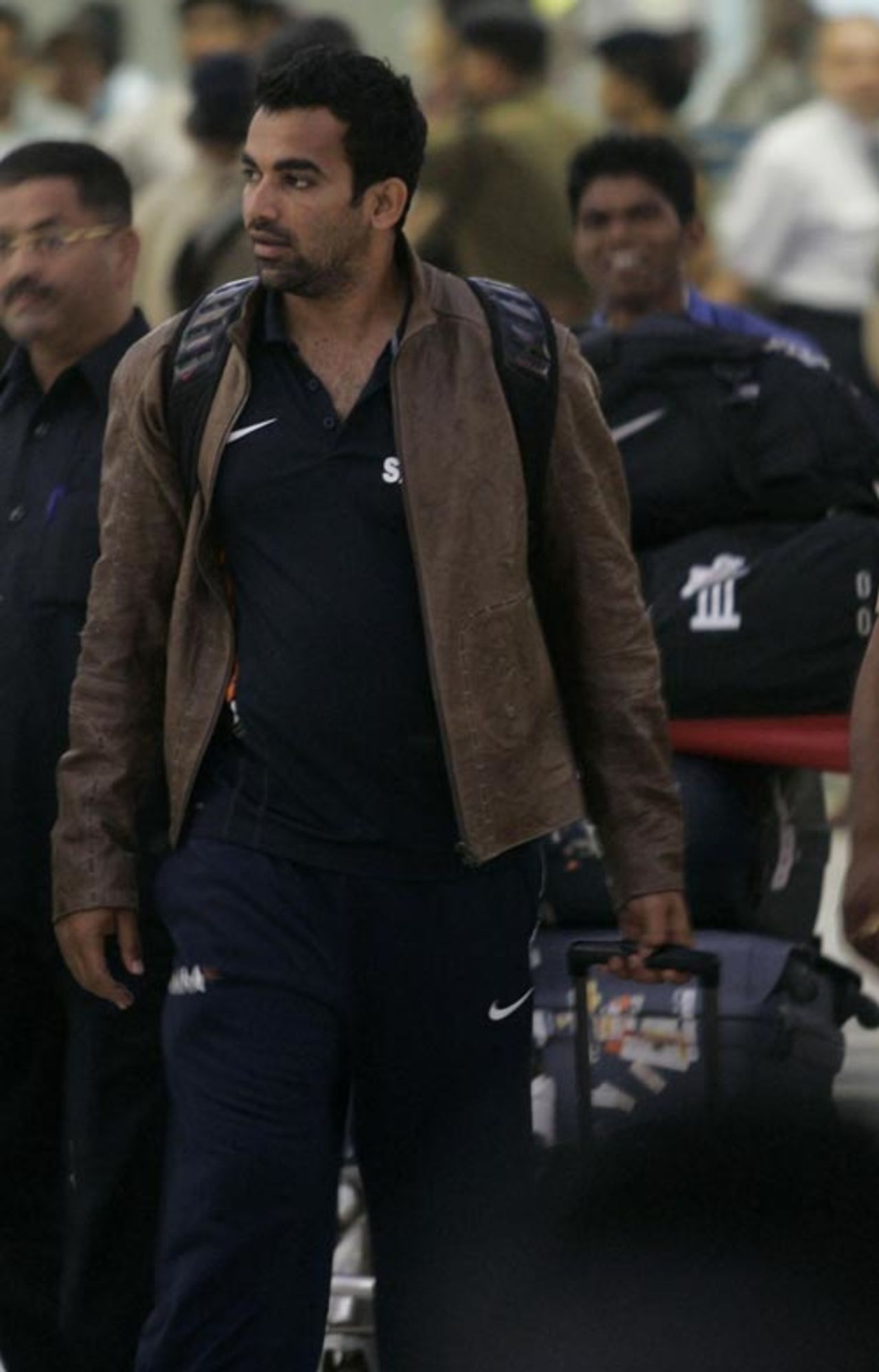 Zaheer Khan at the Mumbai airport on return from New Zealand, April 9, 2009