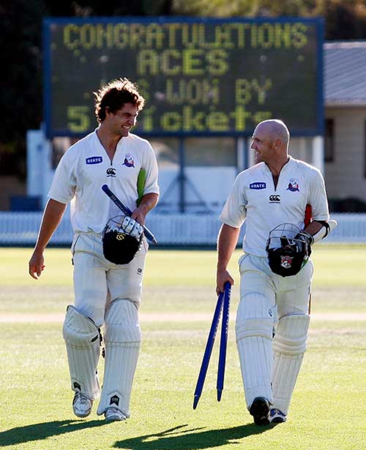 Colin de Grandhomme and Gareth Hopkins got Auckland home with an unbeaten 84-run stand, Auckland v Central Districts, State Championship final, Bert Sutcliffe Oval, April 10, 2009