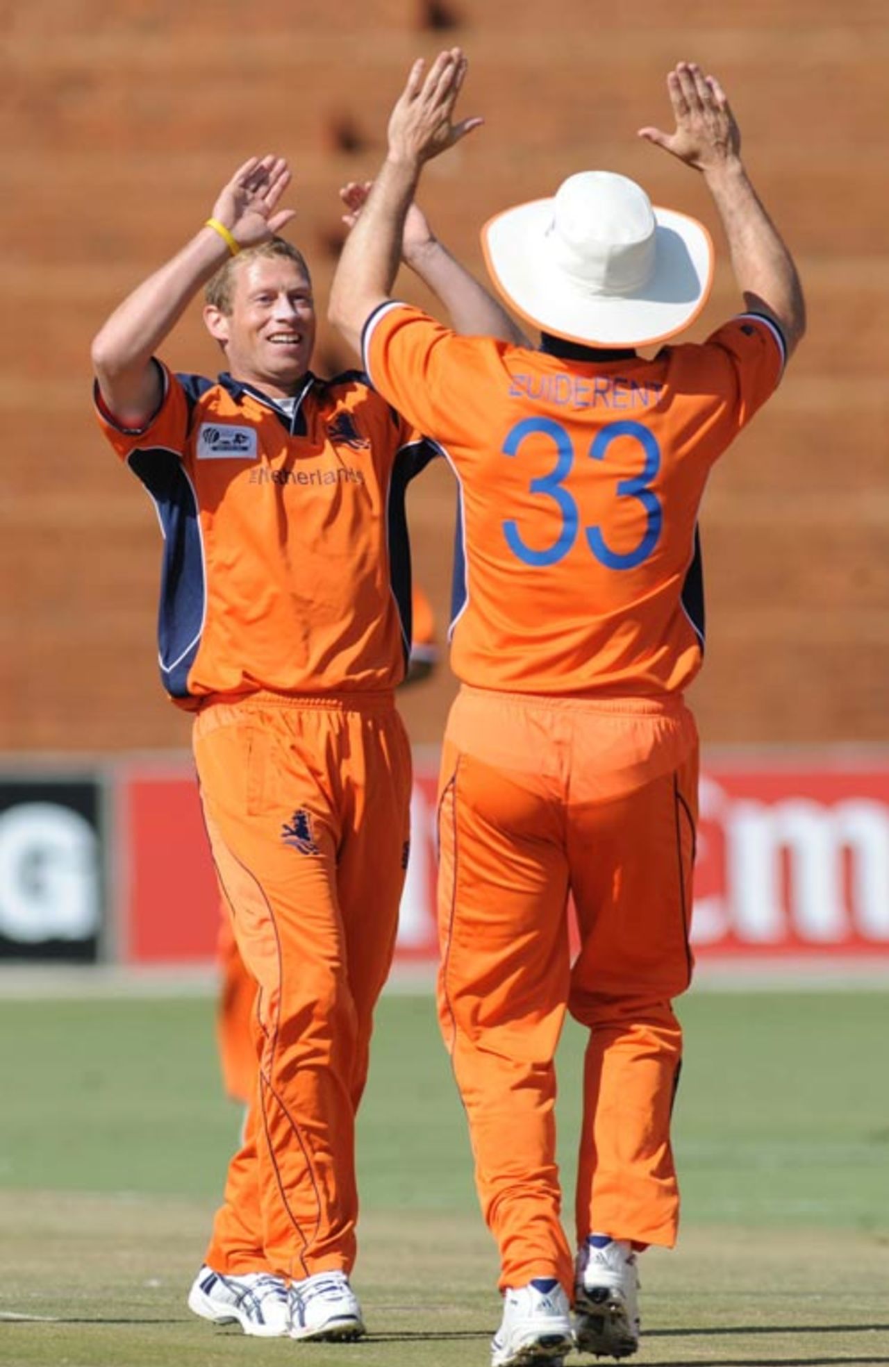 Edgar Schiferli is congratulated by Bas Zuiderent on taking a wicket, Netherlands v Scotland, ICC World Cup Qualifiers, Super Eights, Johannesburg, April 11, 2009
