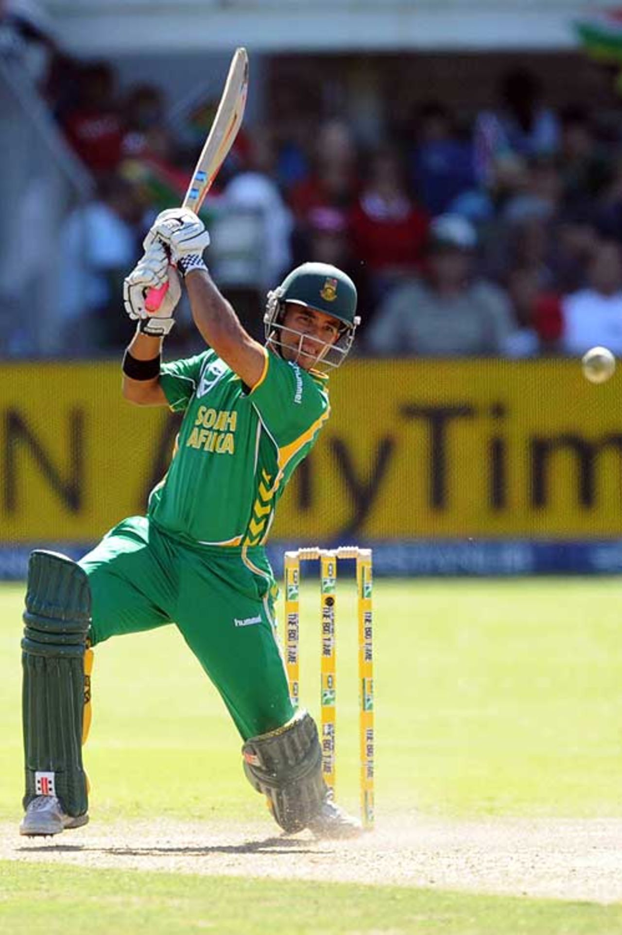 JP Duminy launches another one during his cameo, South Africa v Australia, 4th ODI, Port Elizabeth, April 13, 2009
