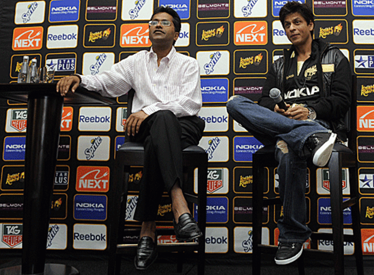 Lalit Modi and Shahrukh Khan take questions at a press conference, Cape Town, April 14, 2009