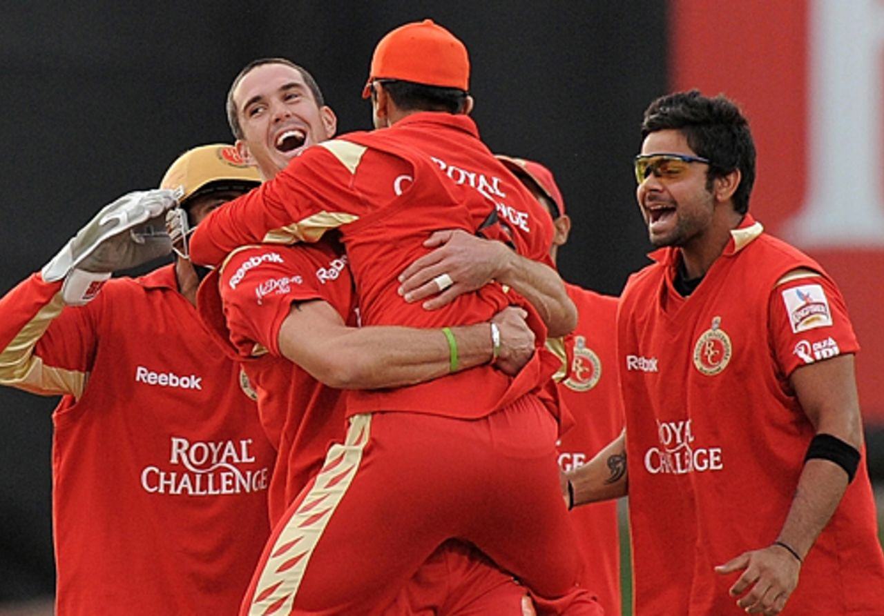 Kevin Pietersen is congratulated by team-mates after dismissing Parthiv Patel, Bangalore Royal Challengers v Chennai Super Kings, IPL, 5th game, Port Elizabeth, April 20, 2009