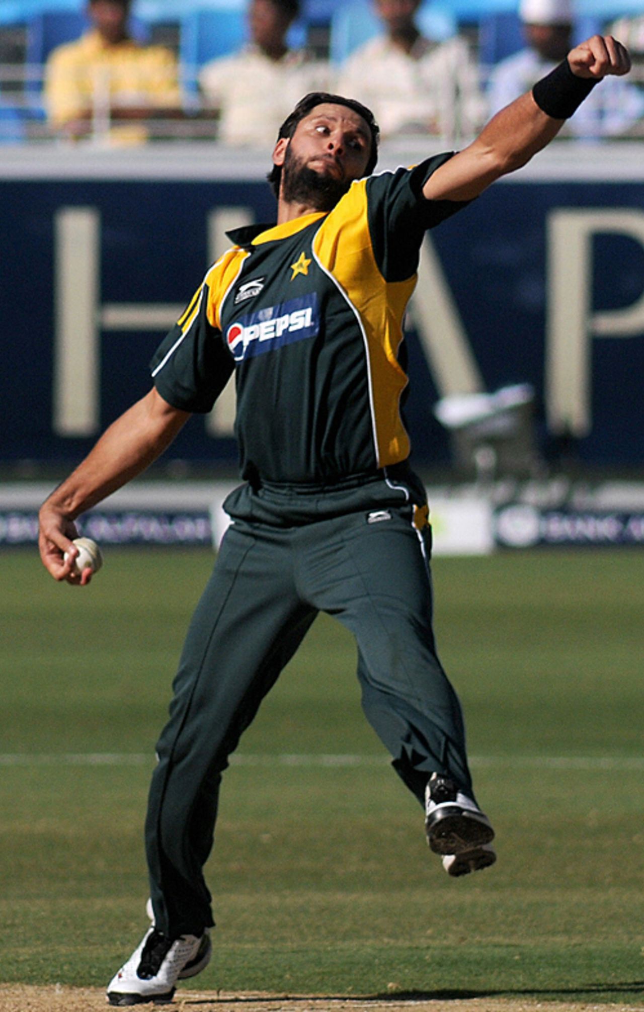 Shahid Afridi ended with 6 for 38, Pakistan v Australia, 1st ODI, Dubai, April 22, 2009