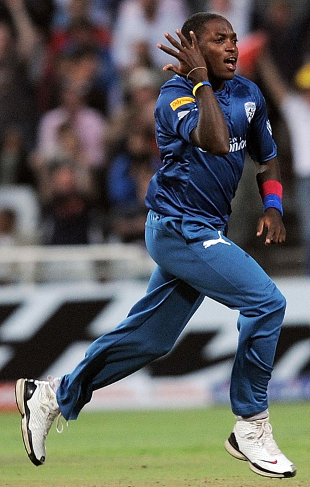 Fidel Edwards goes off on a celebration run, Bangalore Royal Challengers v Deccan Chargers, IPL, 8th game, Cape Town, April 22, 2009