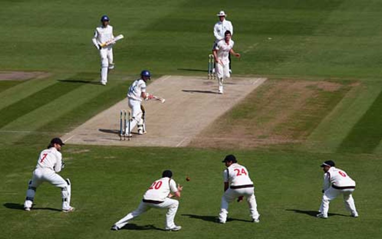 Tom Smith edges James Anderson to first slip, Sussex v Lancashire, County Championship Division One, Hove, April 24, 2009