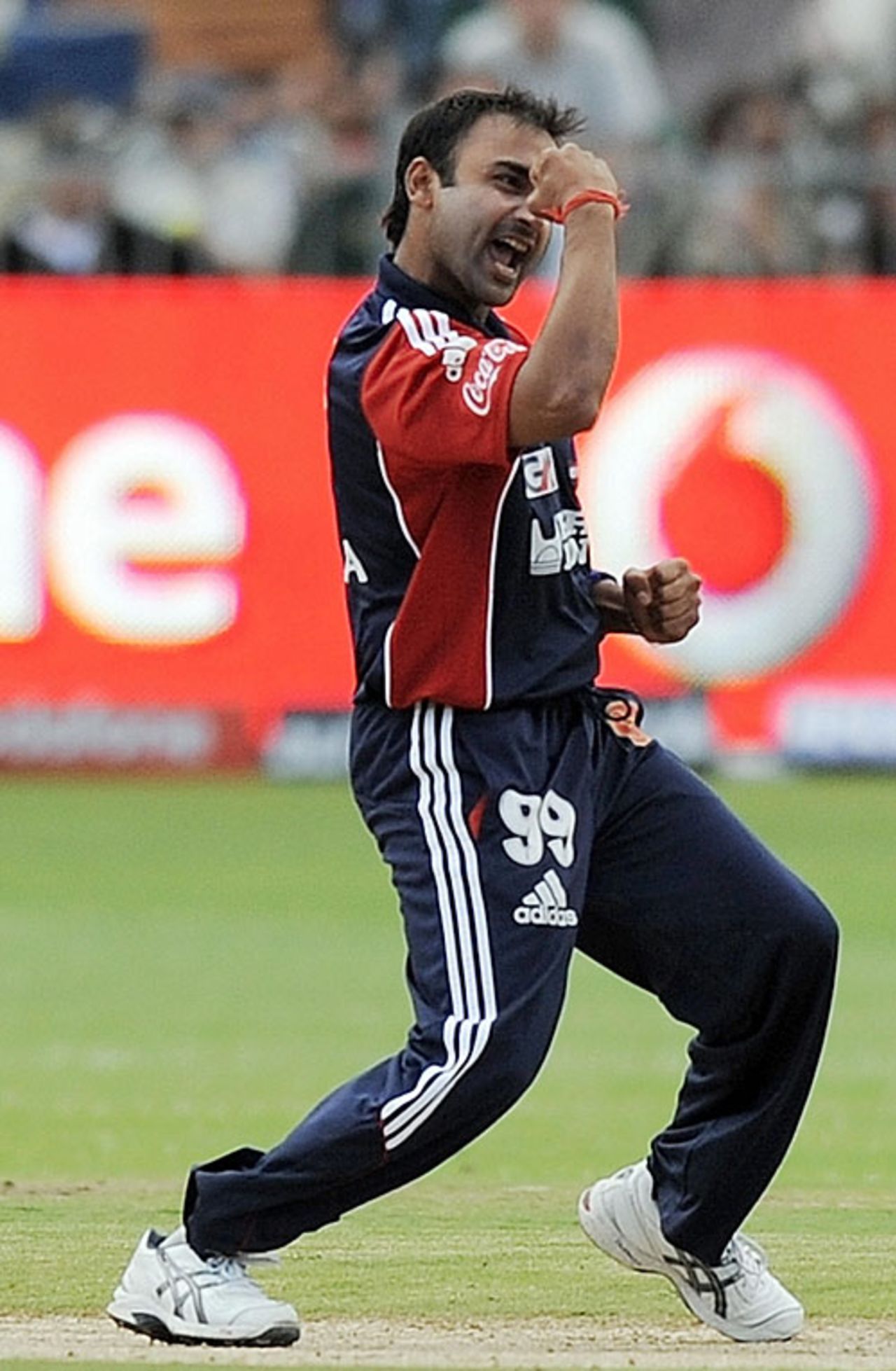 Amit Mishra is pumped after removing Ross Taylor, Bangalore Royal Challengers v  Delhi Daredevils, IPL, Port Elizabeth, April 26, 2009