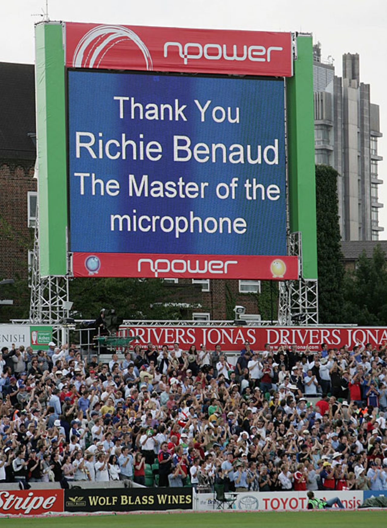 The big screen pays tribute to Richie Benaud, England v Australia, 5th Test, The Oval, 5th day, September 12, 2005