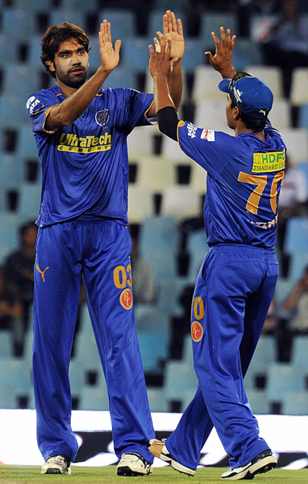 Munaf Patel gets the congratulations after accounting for Daniel Vettori, Delhi Daredevils v Rajasthan Royals, IPL, 18th match, Centurion, April 28, 2009