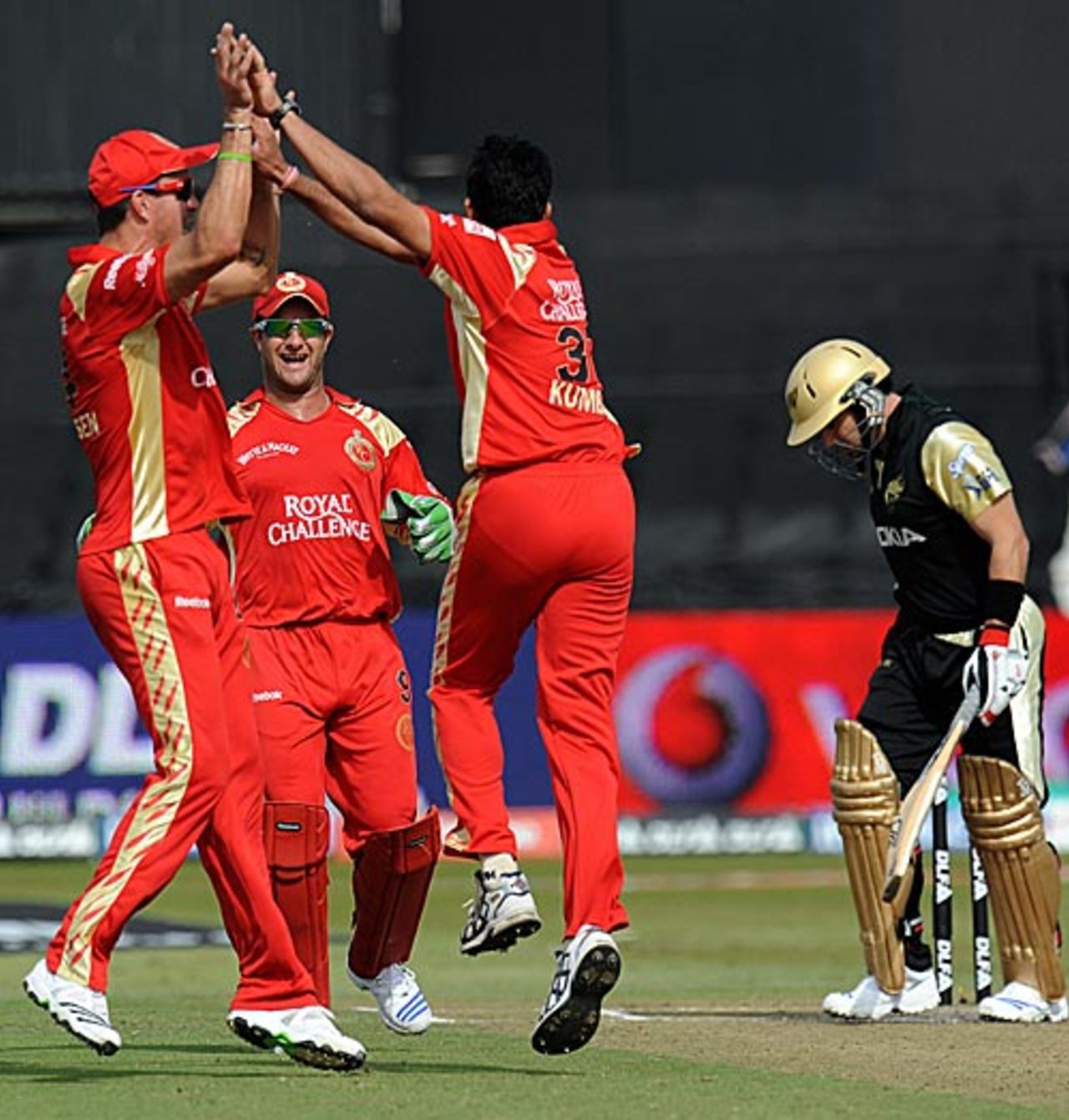 Anil Kumble celebrates after getting rid of Brad Hodge, Royal Challengers Bangalore v Kolkata Knight Riders, IPL, 19th match, Durban, April 29, 2009