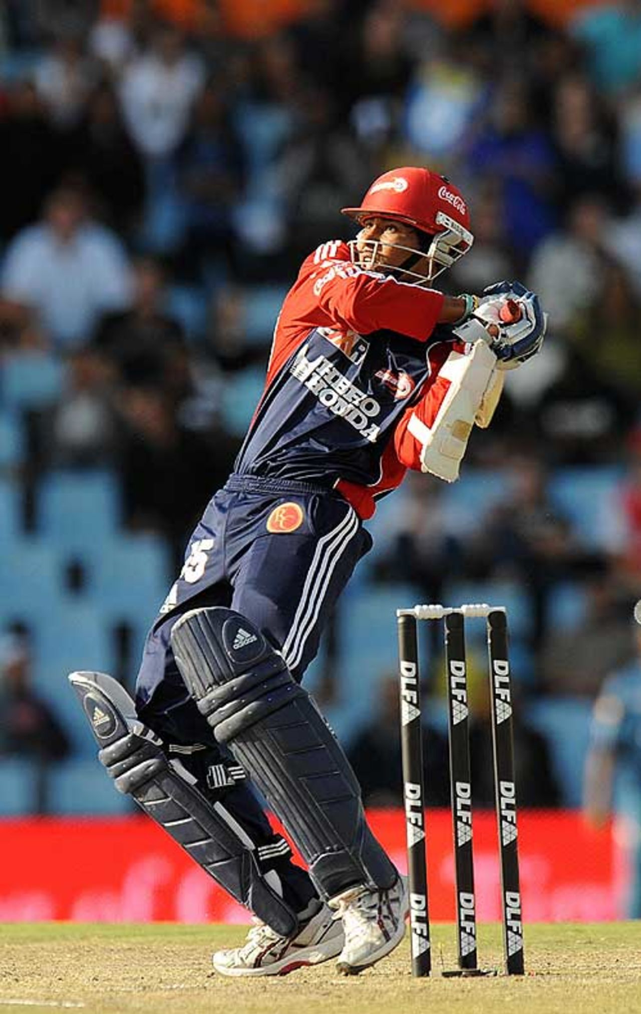 Tillakaratne Dilshan seals Delhi's win with a six off Fidel Edwards, Deccan Chargers v Delhi Daredevils, IPL, 21st match, Centurion, April 30, 2009