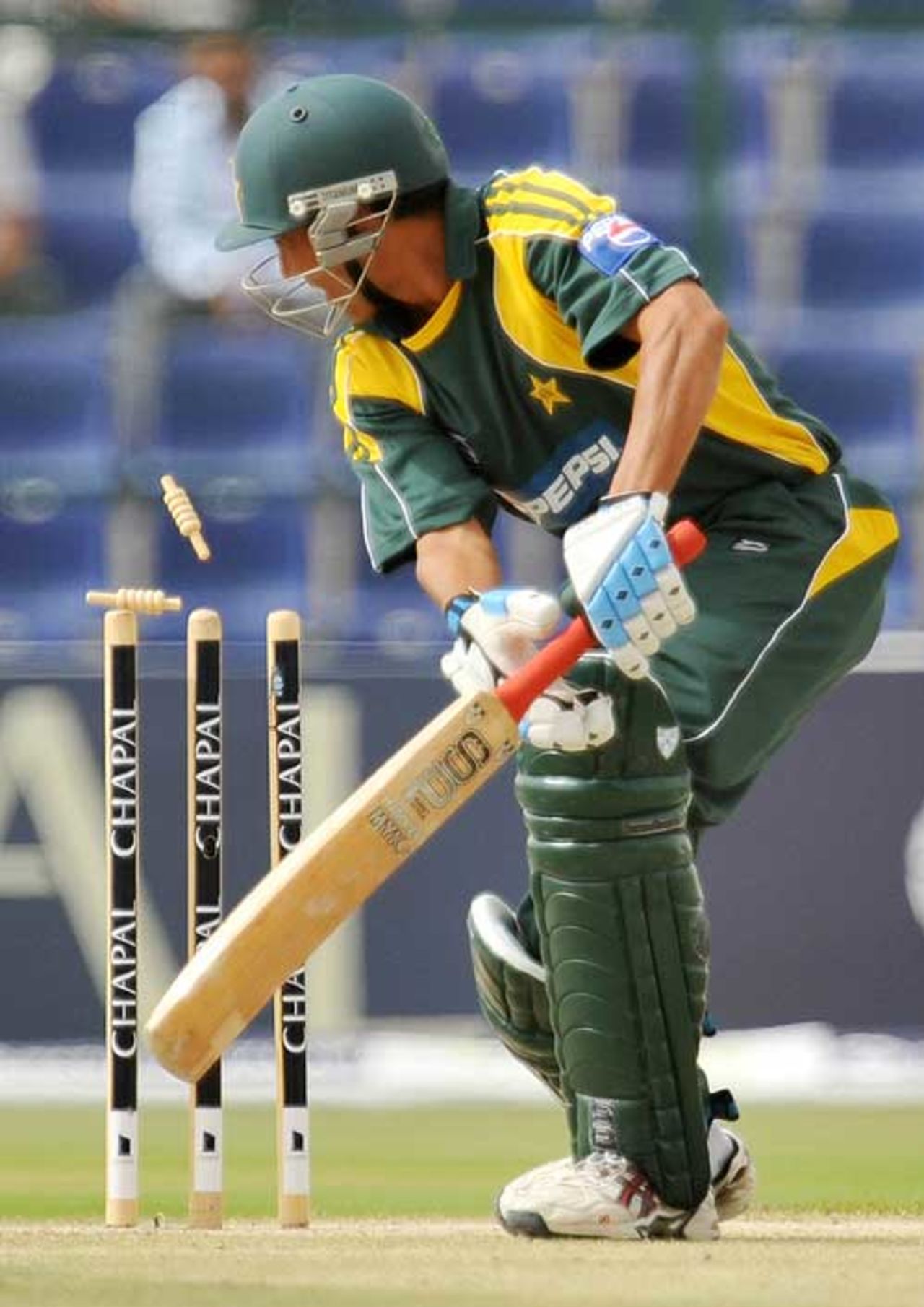 Bad news for Younis Khan, Pakistan v Australia, 4th ODI, Abu Dhabi, May 1, 2009