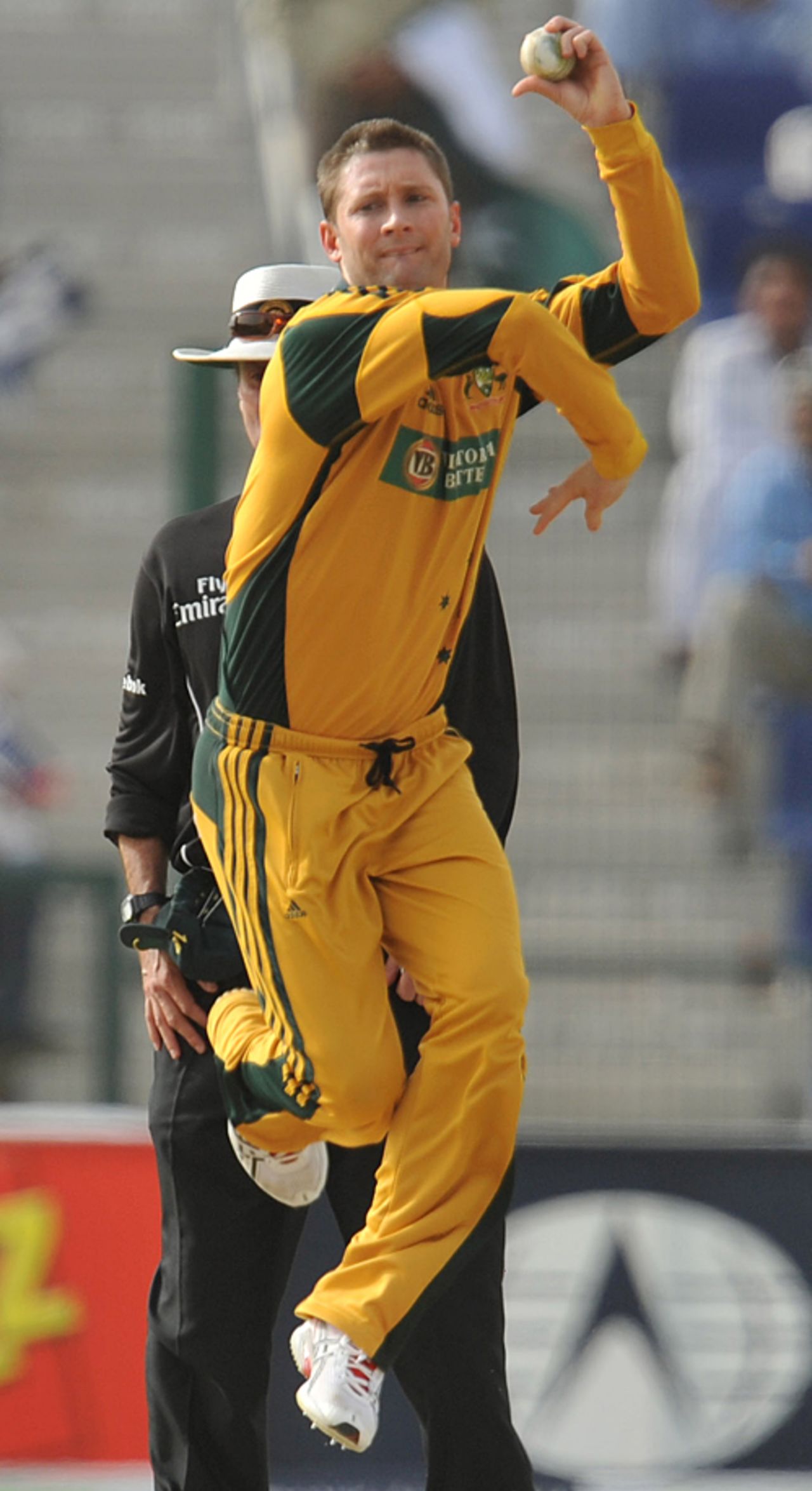 Michael Clarke rolls his arm over, Pakistan v Australia, 4th ODI, Abu Dhabi, May 1, 2009