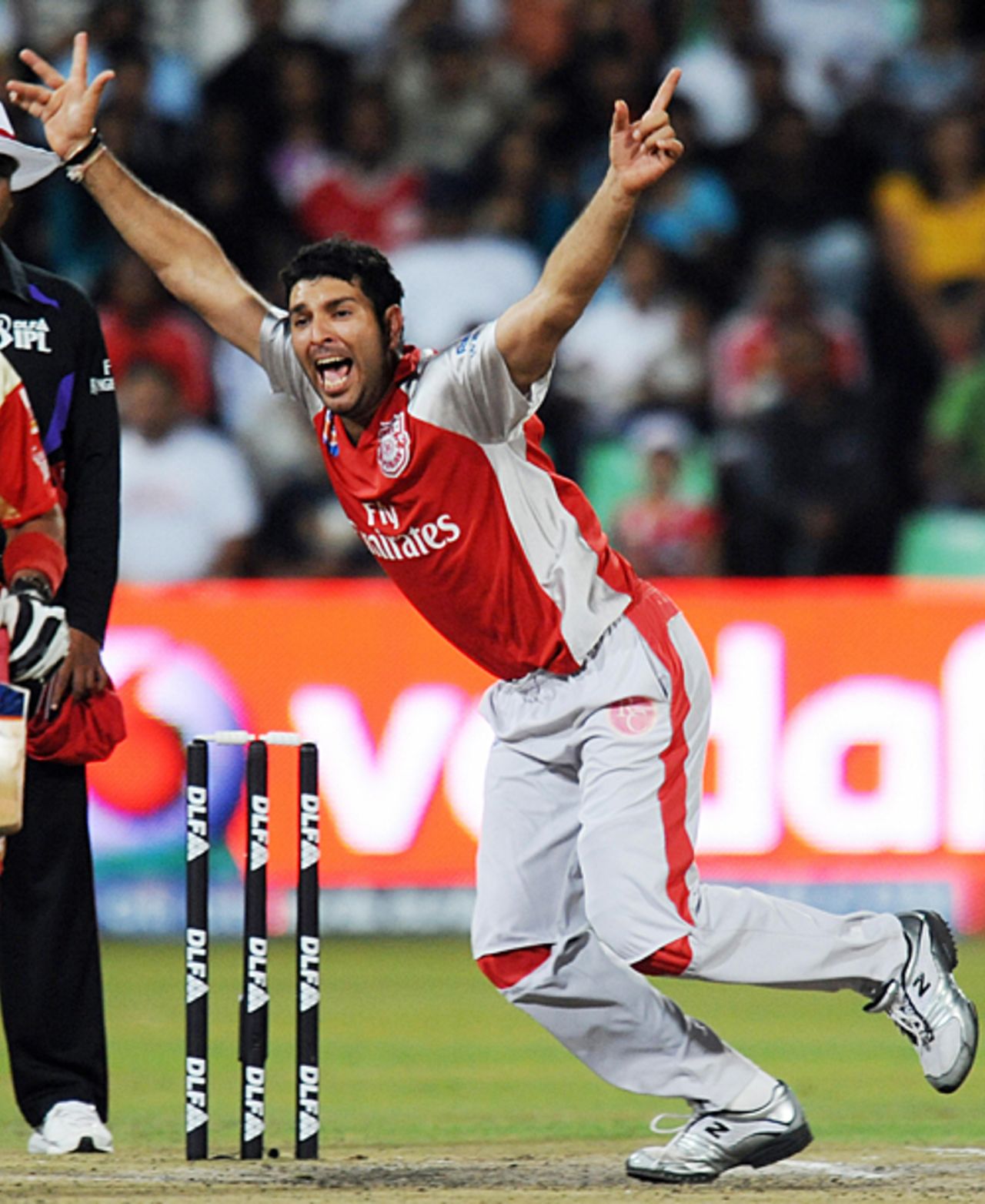 Yuvraj Singh goes off on a celebration run, Royal Challengers Bangalore v Kings XI Punjab, 24th match, IPL, May 1, 2009