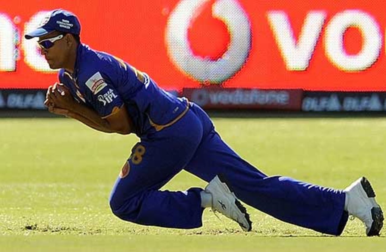 Yusuf Pathan dives to take a catch off Adam Gilchrist, Deccan Chargers v Rajasthan Royals, IPL, 25th match, Port Elizabeth, May 2, 2009
