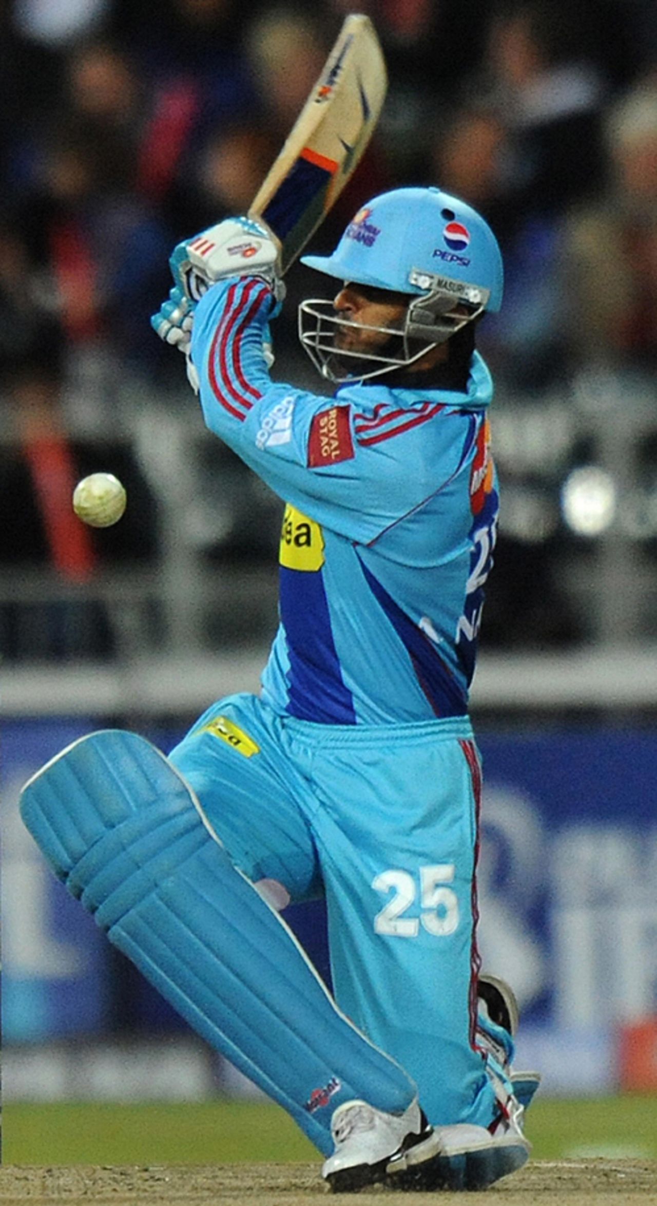 Abhishek Nayar shifts gears, Royal Challengers Bangalore v Mumbai Indians, IPL, 28th match, Johannesburg, May 3, 2009