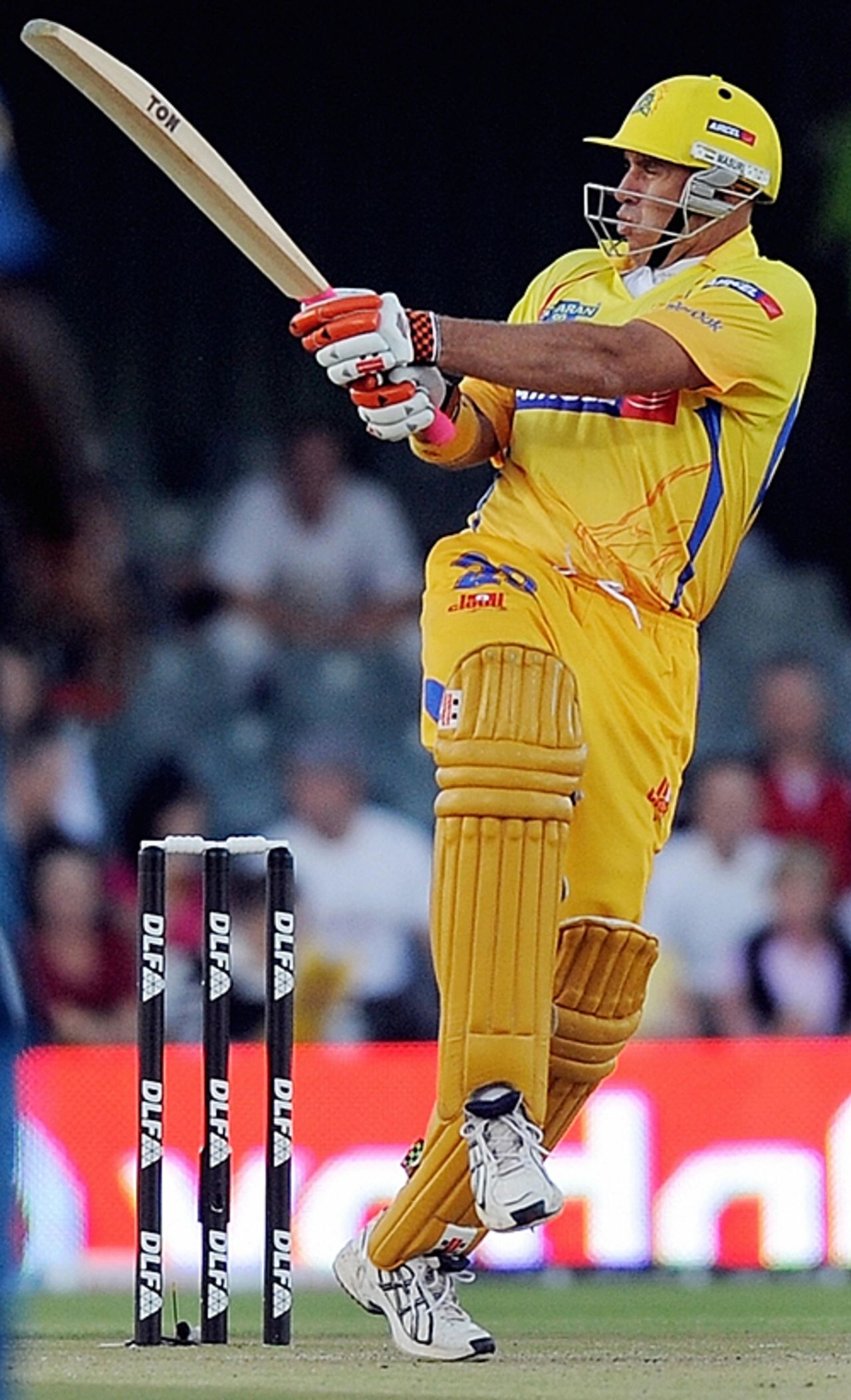 Matthew Hayden's pivot results in a boundary, Chennai Super Kings v Deccan Chargers, IPL, 29th match, East London, May 4, 2009