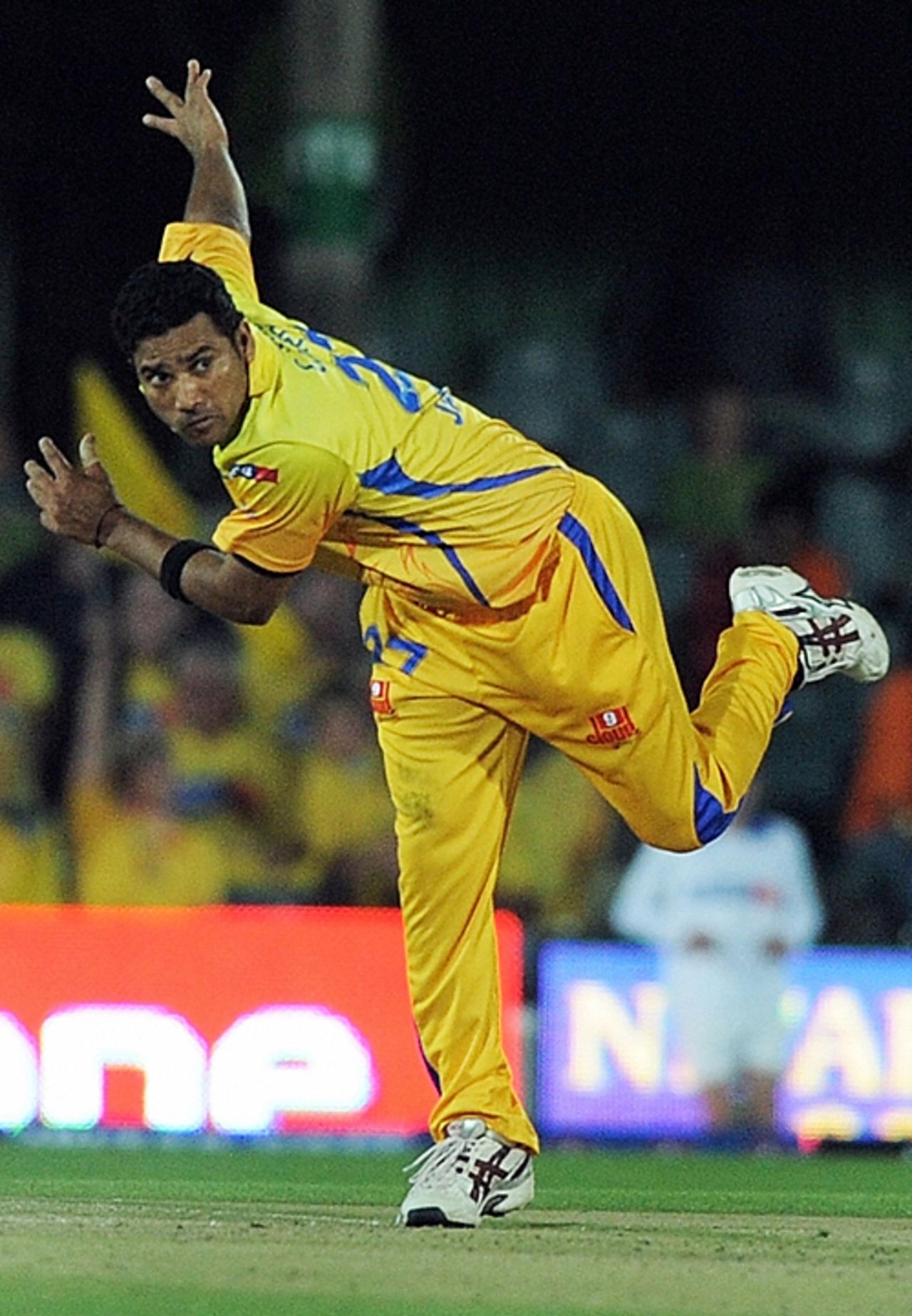 Shadab Jakati in action, Chennai Super Kings v Deccan Chargers, IPL, 29th match, East London, May 4, 2009