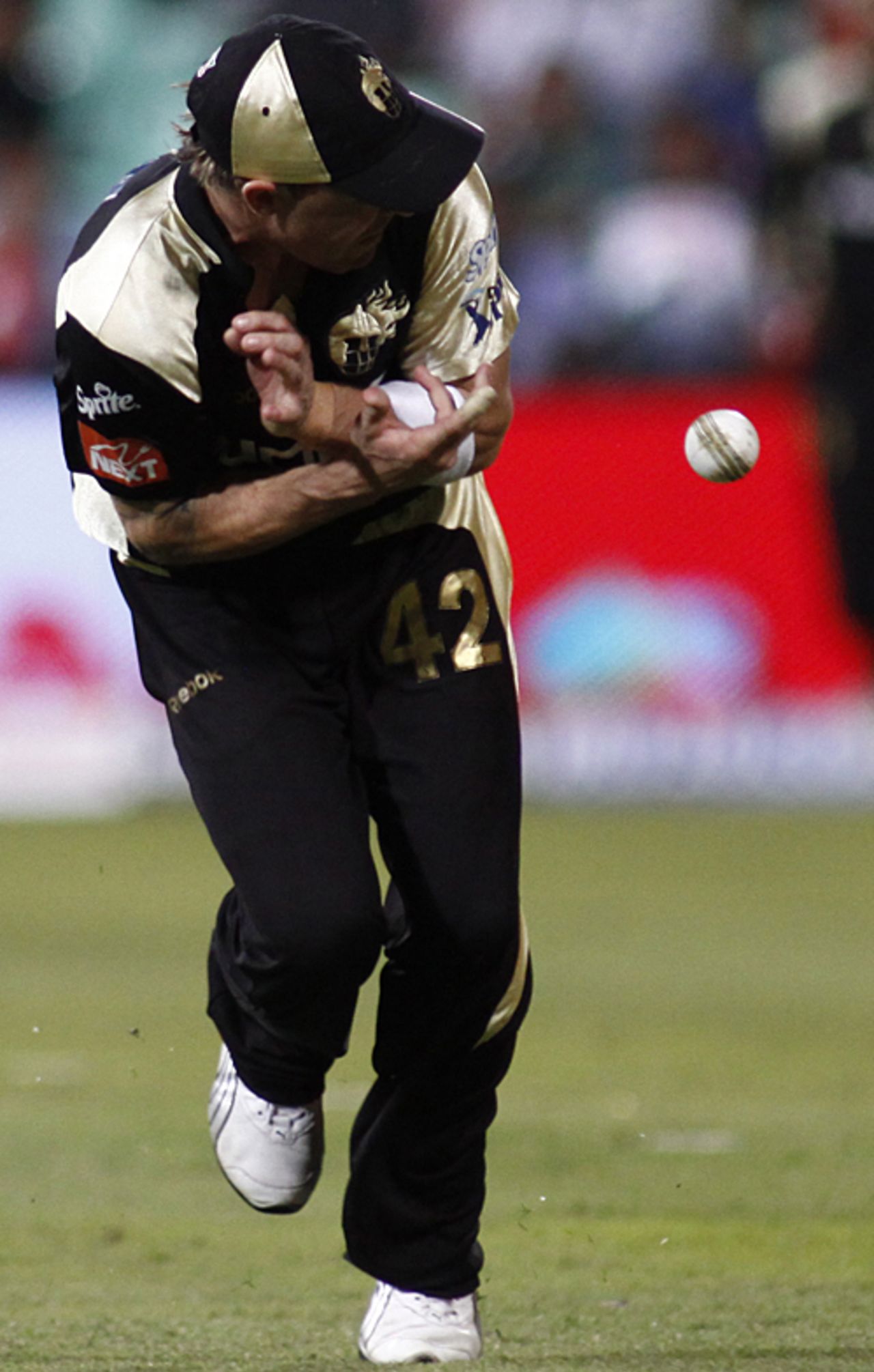 Brendon McCullum drops an easy catch from Gautam Gambhir, Delhi Daredevils v Kolkata Knight Riders, 31st match, IPL, Durban, May 5, 2009