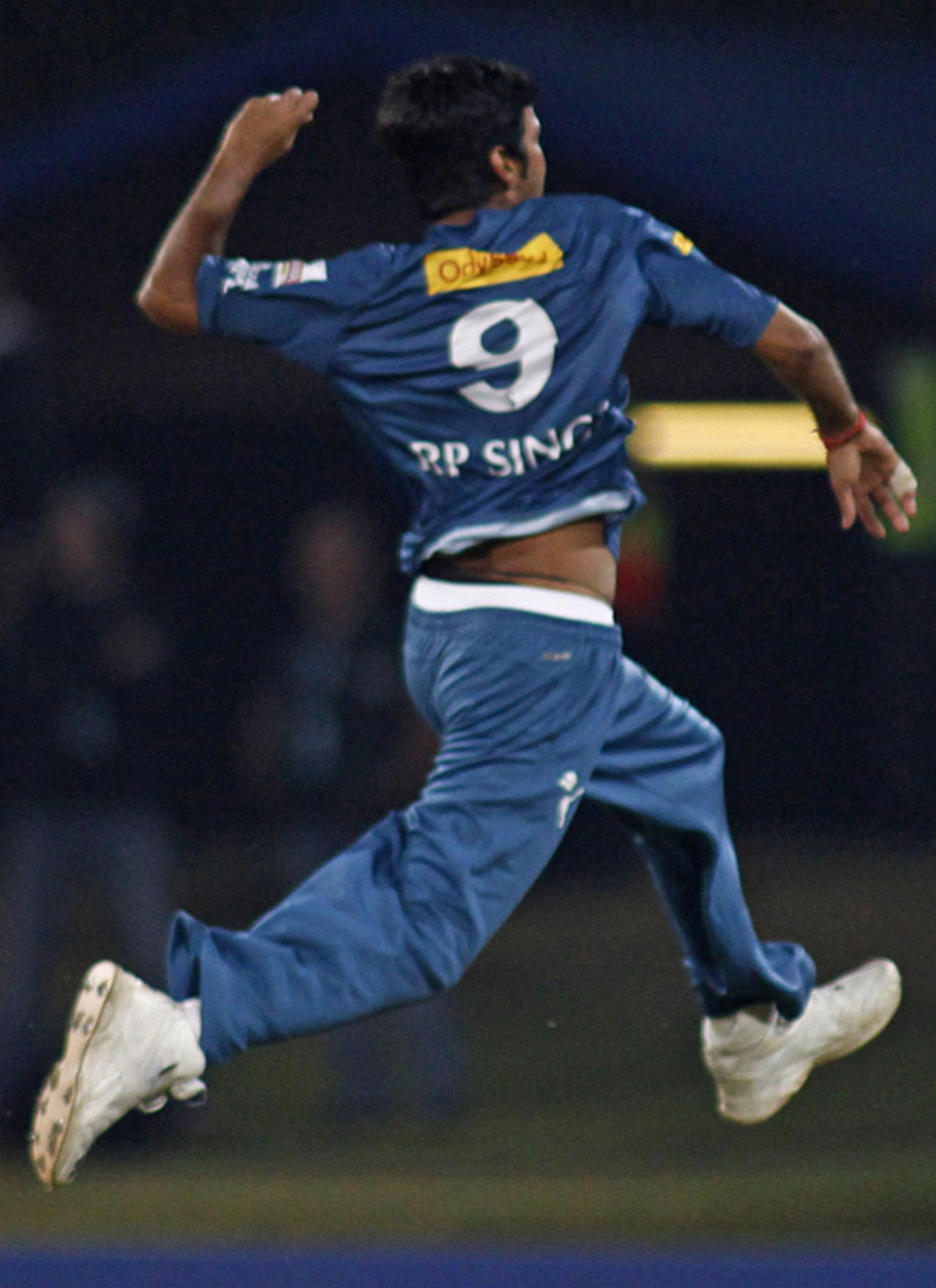 RP Singh is ecstatic after sending back Sanath Jayasuriya, Deccan Chargers v Mumbai Indians, IPL, 32nd match, Centurion, May 6, 2009