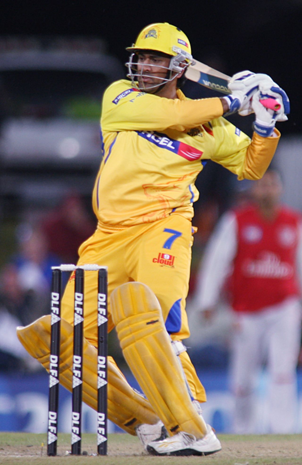 MS Dhoni goes on the offensive, Chennai Super Kings v Kings XI Punjab, IPL, 34th match, Centurion, May 7, 2009