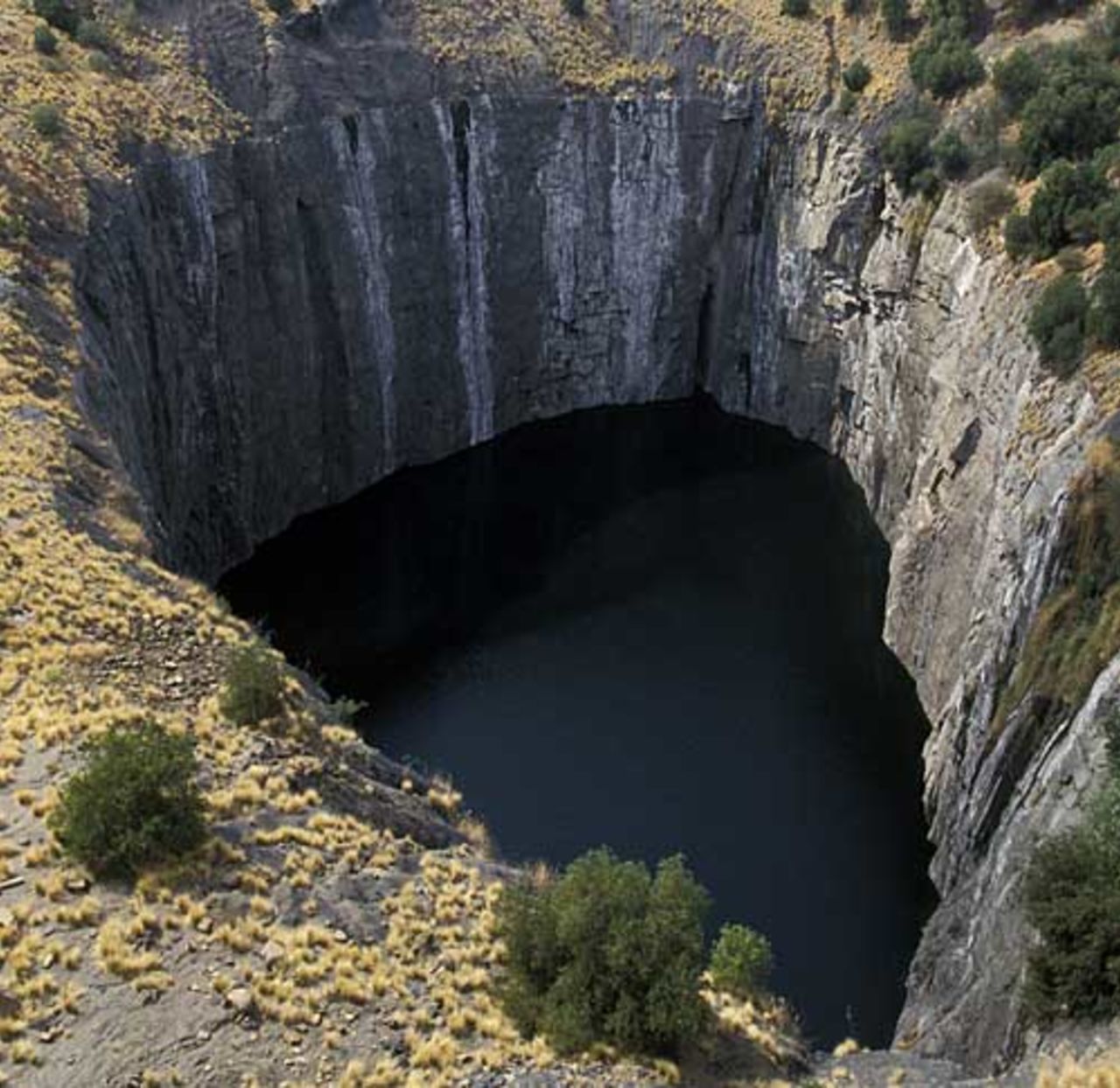 The 'Big Hole' diamond mine, Kimberley, October 1, 1997