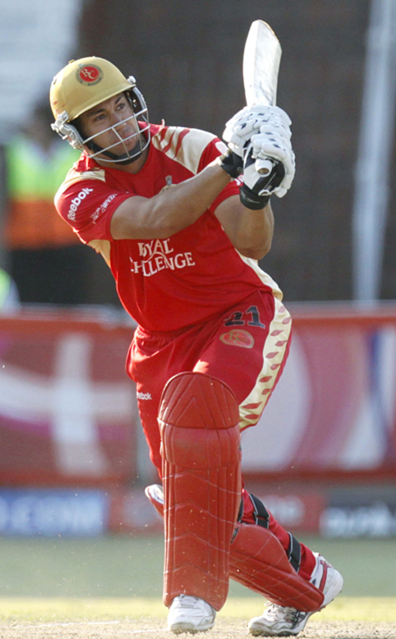 Ross Taylor gives it the full treatment, Chennai Super Kings v Royal Challengers Bangalore, IPL, Durban, May 14, 2009