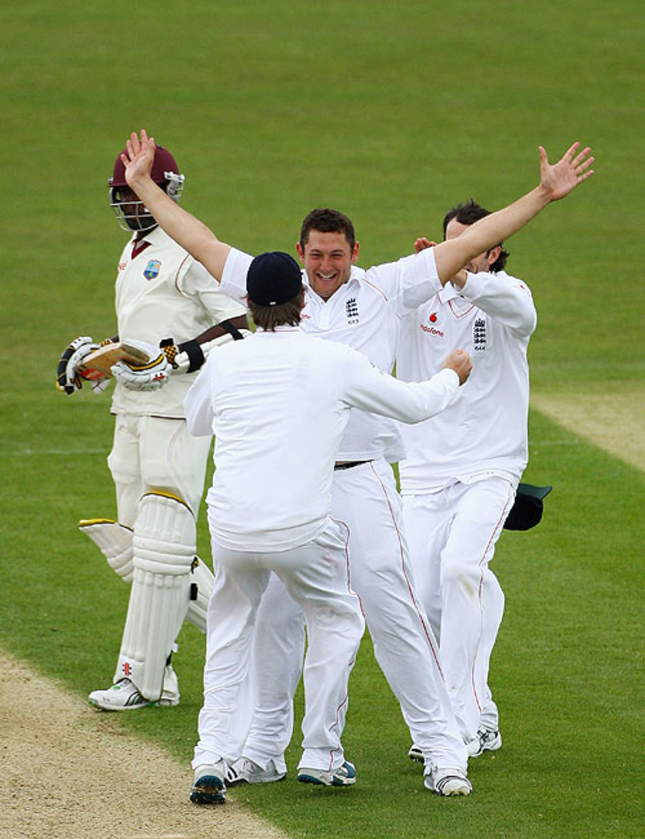 Tim Bresnan celebrates victory with his team-mates after claiming the final wicket, England v West Indies, 2nd Test, Chester-le-Street, 5th day, May 18, 2009