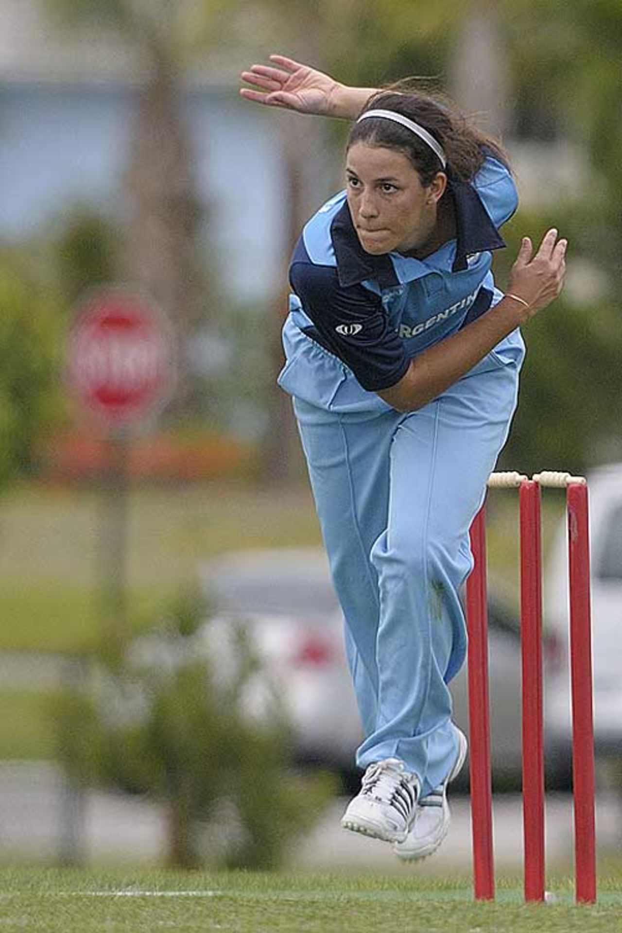 Catalina Greloni bowls against USA, Twenty20 3rd Place Play-off: United States of America Women v Argentina Women, Lauderhill, May 19, 2009