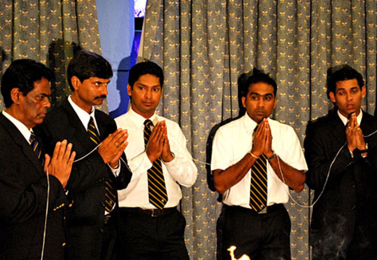 Sri Lankan players at a ceremony before the team's departure to England, Colombo, May 28, 2009