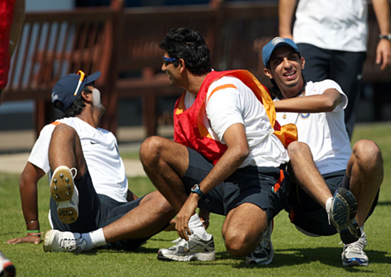 Pragyan Ojha, Venkatesh Prasad and Ishant Sharma share a light moment during India's practice session, Lord's, May 31, 2009
