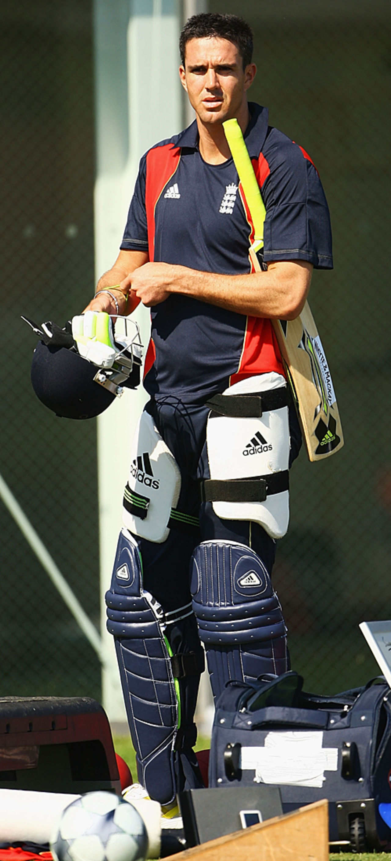 Kevin Pietersen gears up for some batting practice, Loughborough, May 31, 2009