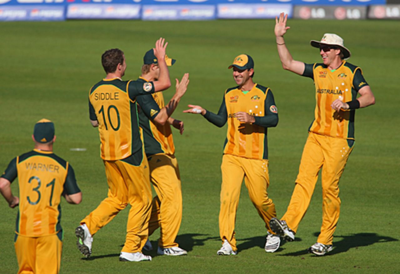 The Australians celebrate the fall of another New Zealand wicket, Australia v New Zealand, ICC World Twenty20 warm-up match, The Oval, June 2, 2009