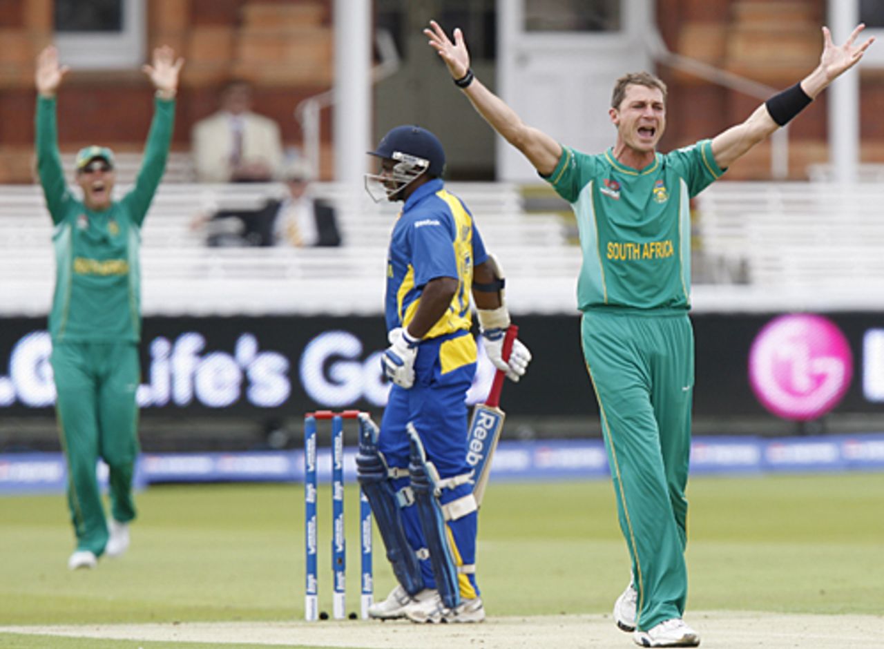 Dale Steyn successfully appeals for an lbw against Sanath Jayasuriya, South Africa v Sri Lanka, ICC World Twenty20 warm-up match, Lord's, June 3, 2009