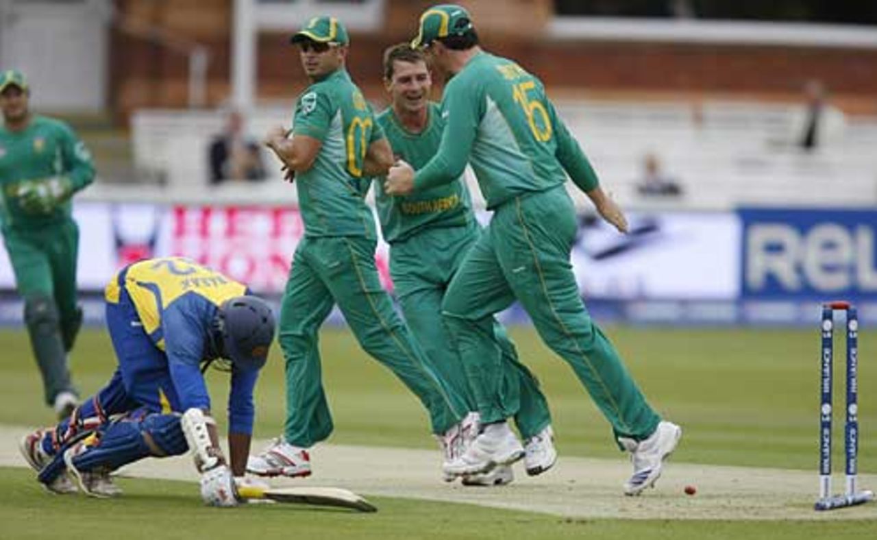 Jehan Mubarak is run out by Graeme Smith, South Africa v Sri Lanka, ICC World Twenty20 warm-up match, Lord's, June 3, 2009
