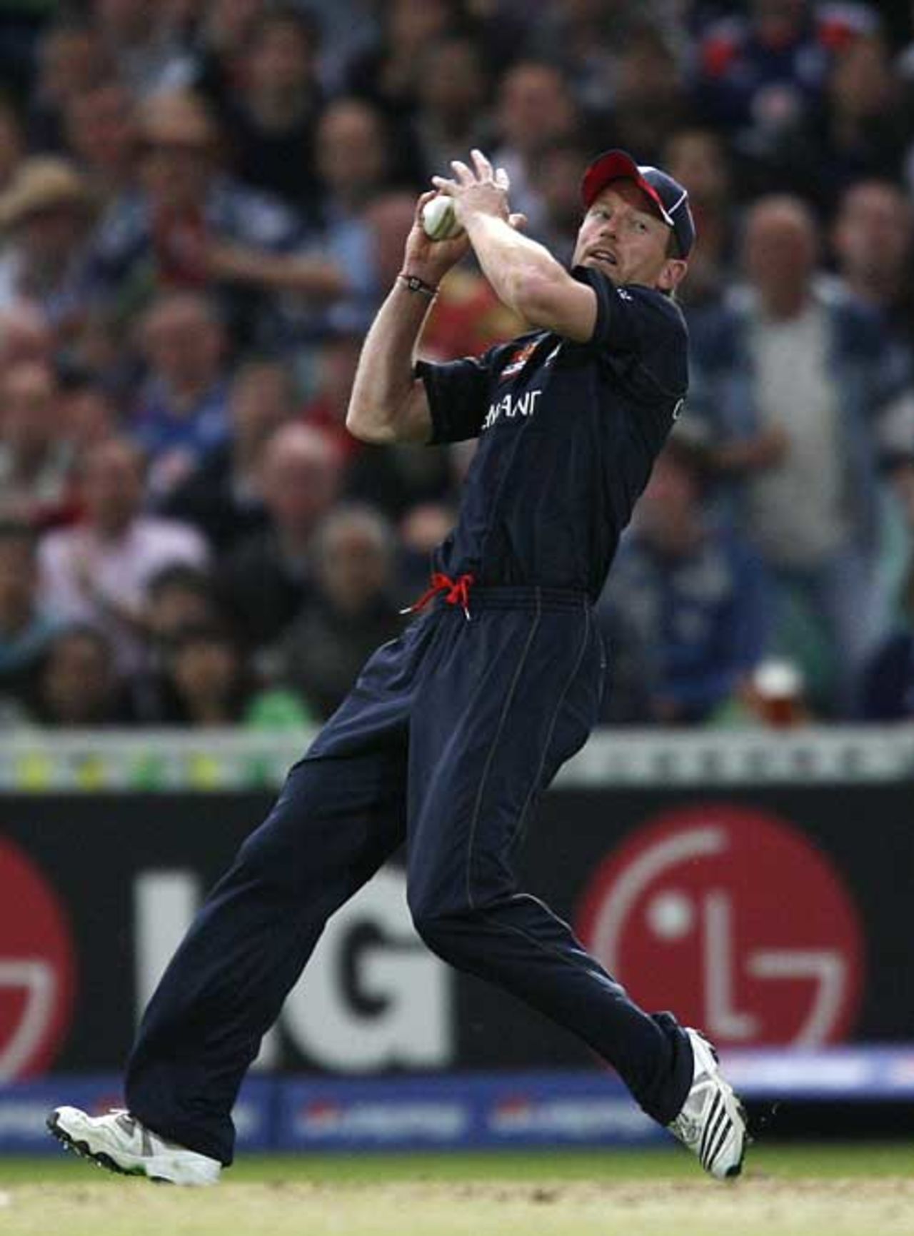Paul Collingwood runs back to hold a good catch to remove Ahmed Shehzad, England v Pakistan, ICC World Twenty20, The Oval, June 7, 2009