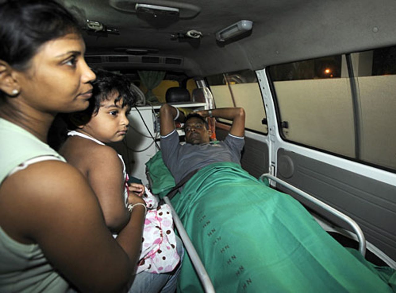 Thilan Samaraweera with his wife and daughter in the ambulance after reaching Colombo, March 3, 2009
