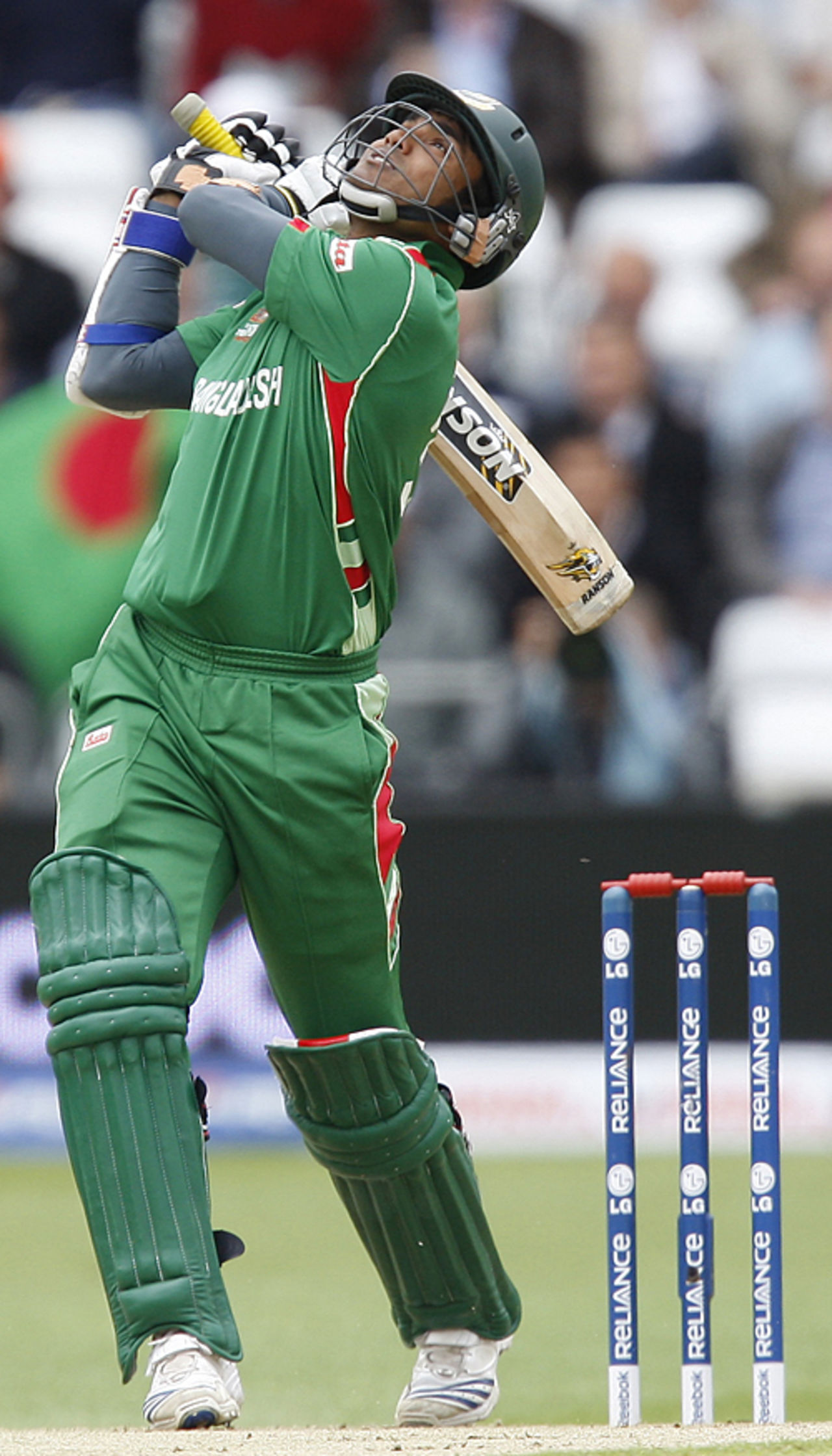 Junaid Siddique mishits, Bangladesh v Ireland, ICC World Twenty20, Trent Bridge, June 8, 2009